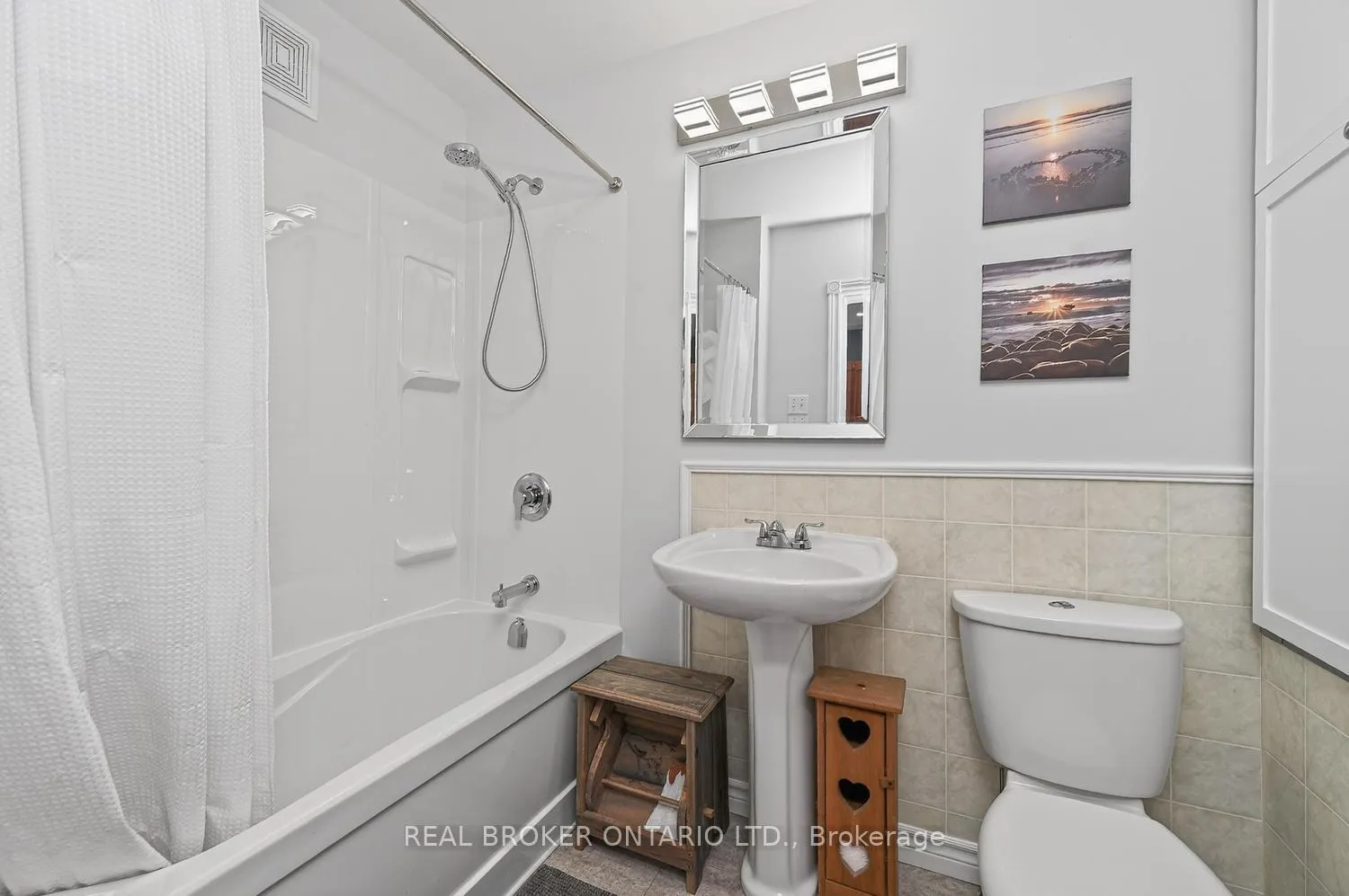 Photo 15 of 39 Mcewen Avenue, Smiths Falls — HOMEH