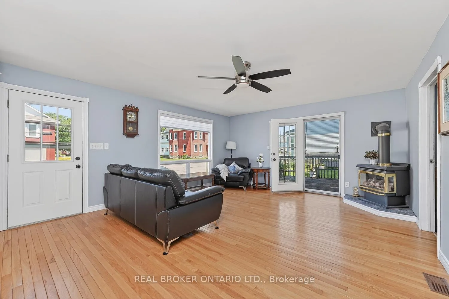 Photo 16 of 39 Mcewen Avenue, Smiths Falls — HOMEH