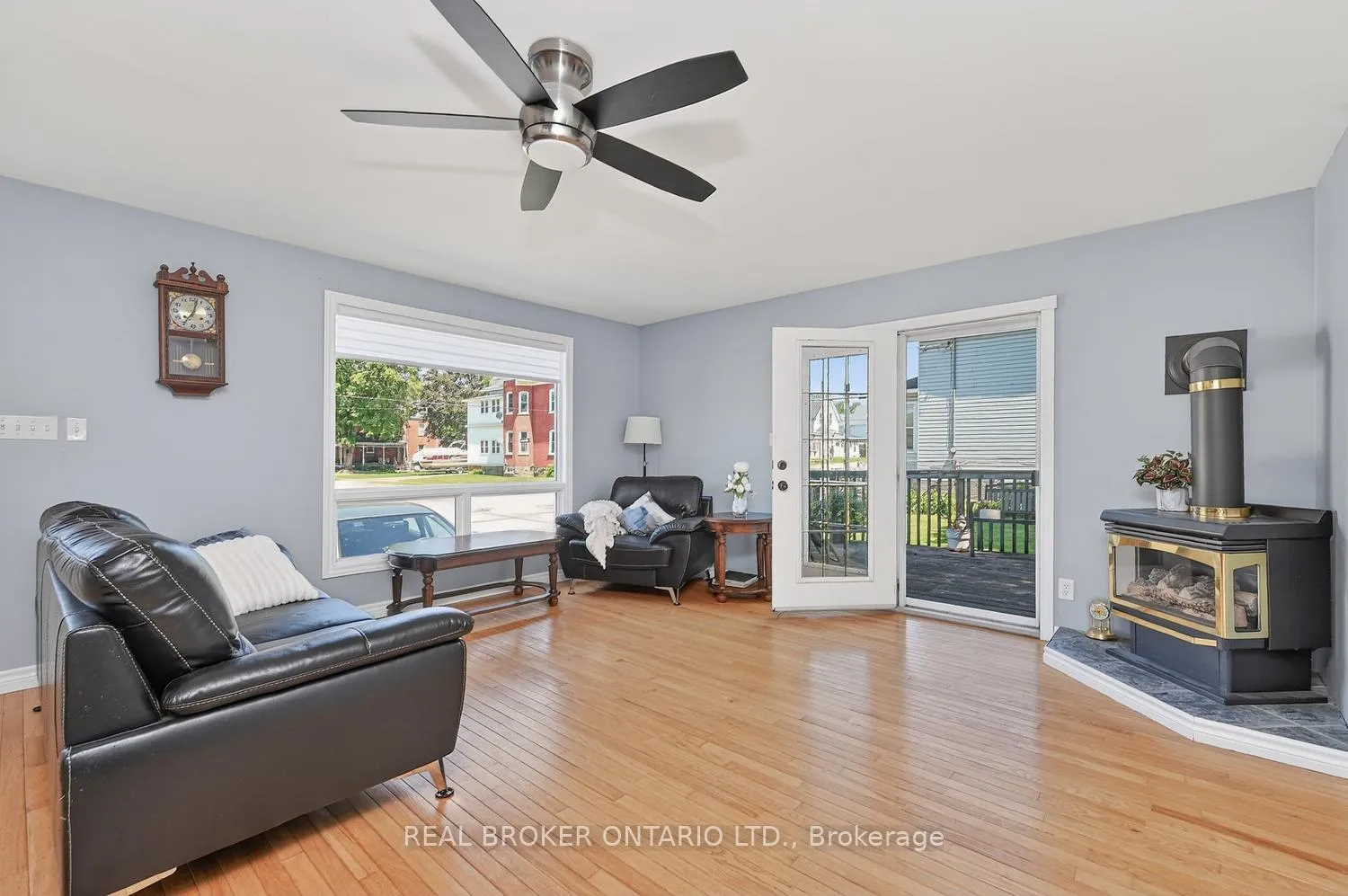 Photo 17 of 39 Mcewen Avenue, Smiths Falls — HOMEH