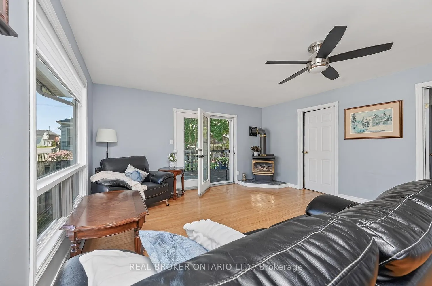 Photo 18 of 39 Mcewen Avenue, Smiths Falls — HOMEH
