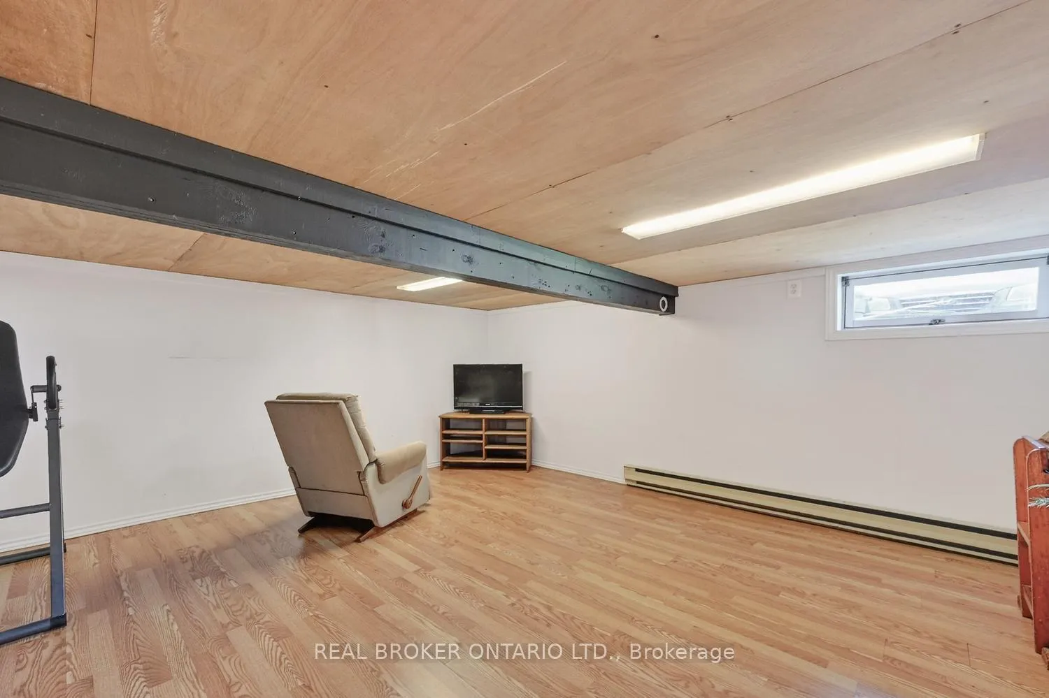Photo 31 of 39 Mcewen Avenue, Smiths Falls — HOMEH