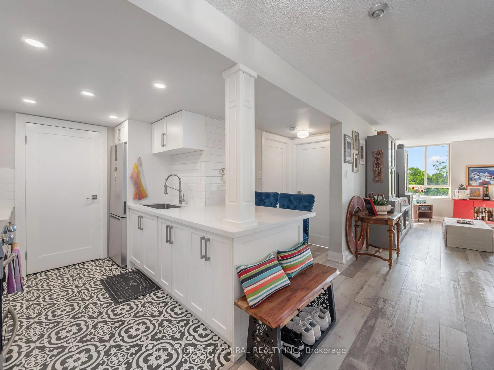 Photo 1 of Unit 401, 14924 Yonge Street, Aurora, Aurora Village — HOMEH