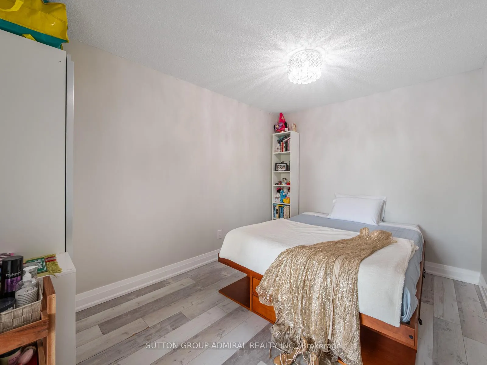 Photo 19 of Unit 401, 14924 Yonge Street, Aurora, Aurora Village — HOMEH