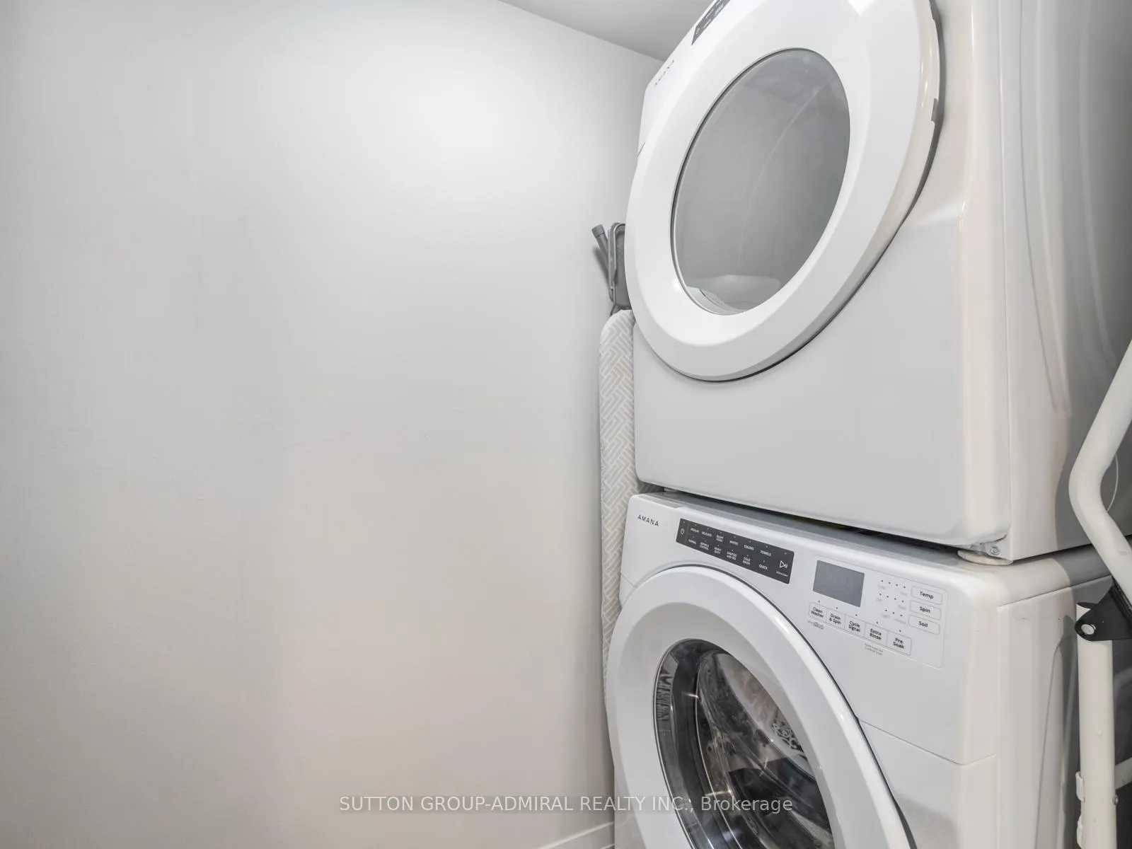 Photo 20 of Unit 401, 14924 Yonge Street, Aurora, Aurora Village — HOMEH