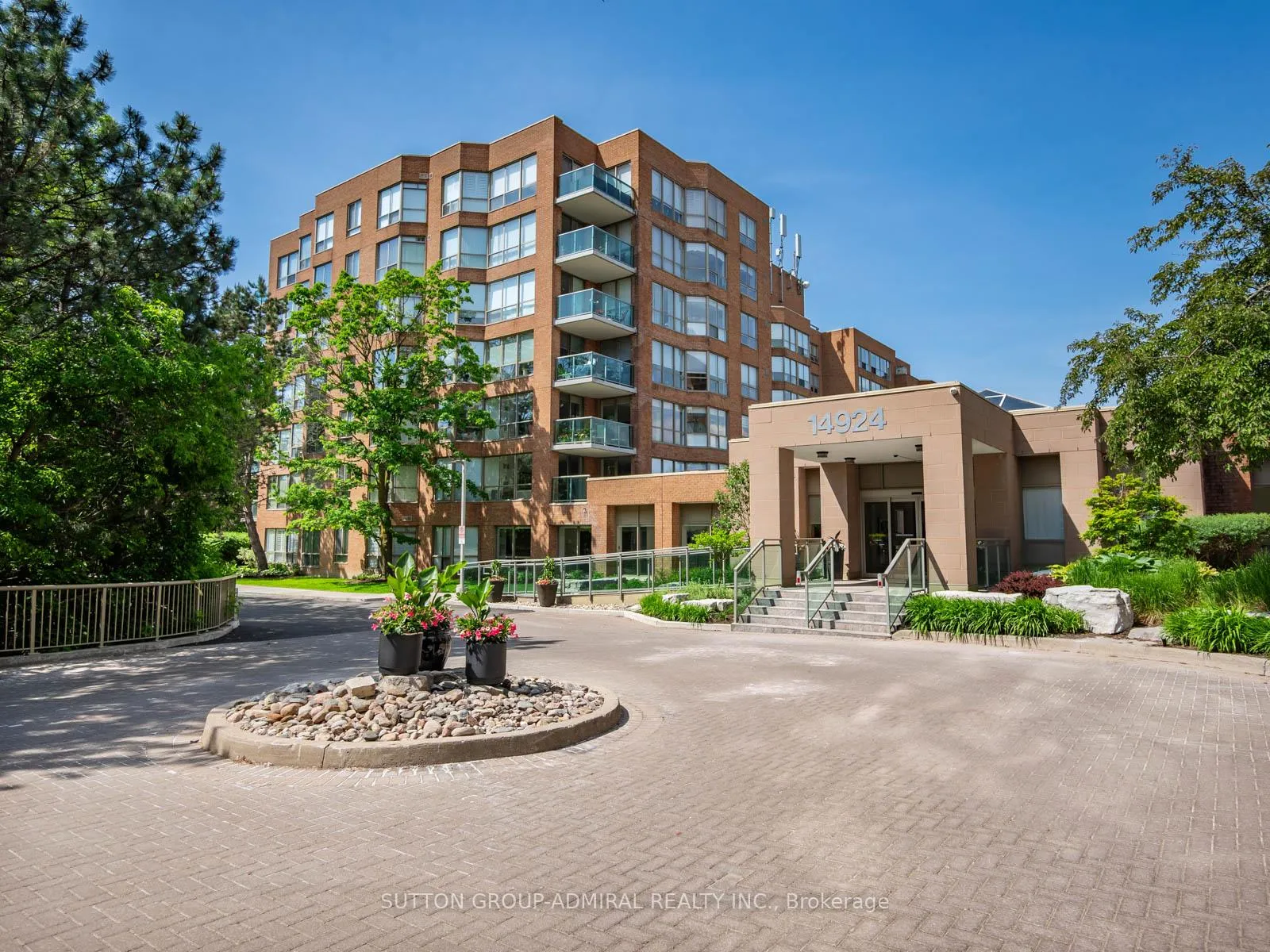 Photo 28 of Unit 401, 14924 Yonge Street, Aurora, Aurora Village — HOMEH