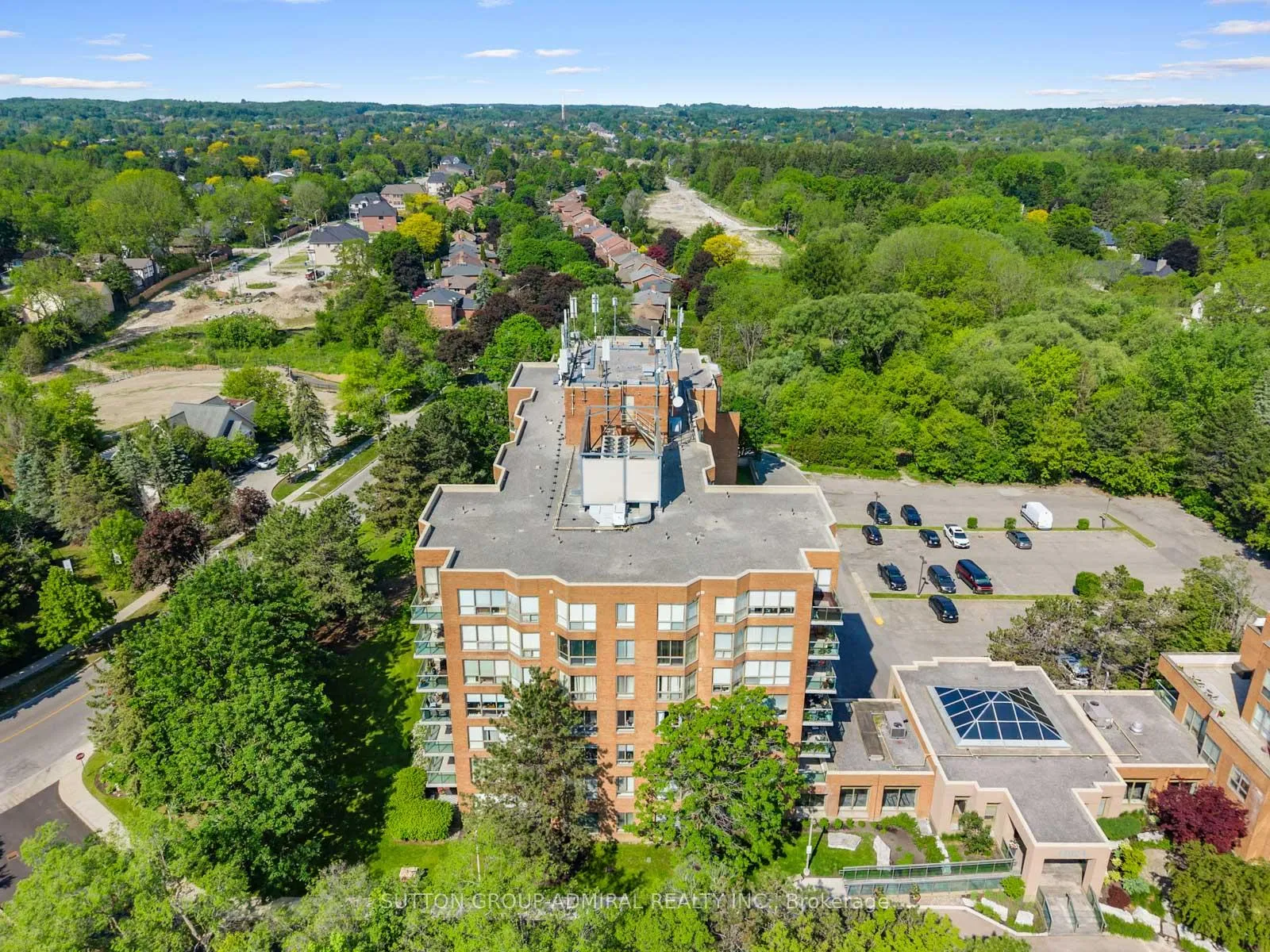 Photo 29 of Unit 401, 14924 Yonge Street, Aurora, Aurora Village — HOMEH