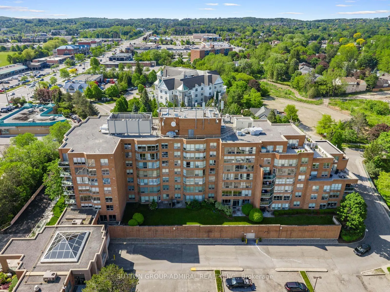 Photo 32 of Unit 401, 14924 Yonge Street, Aurora, Aurora Village — HOMEH