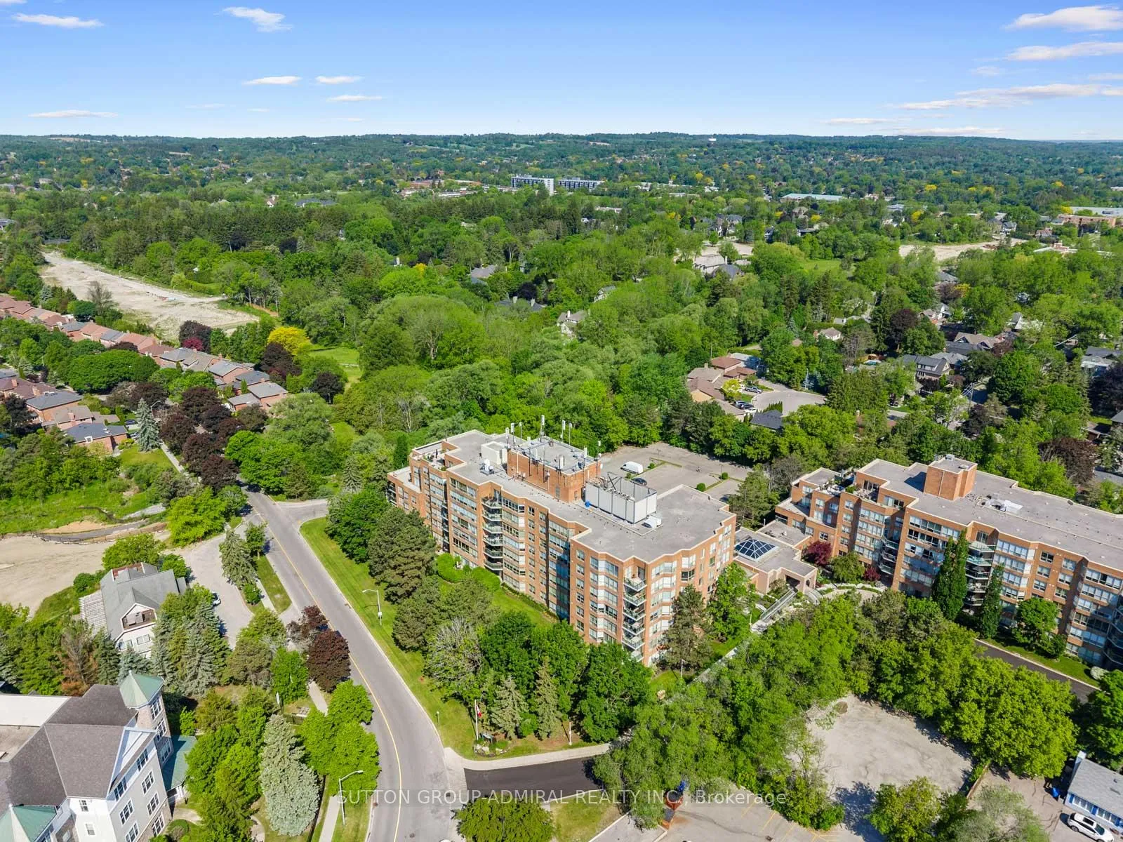Photo 34 of Unit 401, 14924 Yonge Street, Aurora, Aurora Village — HOMEH