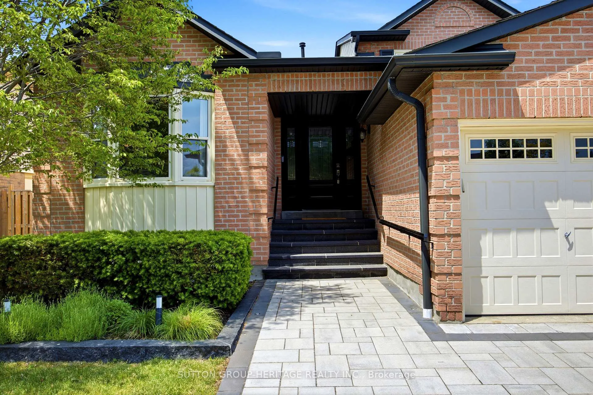 Photo 4 of 532 Beech Street E, Whitby, Pringle Creek — HOMEH