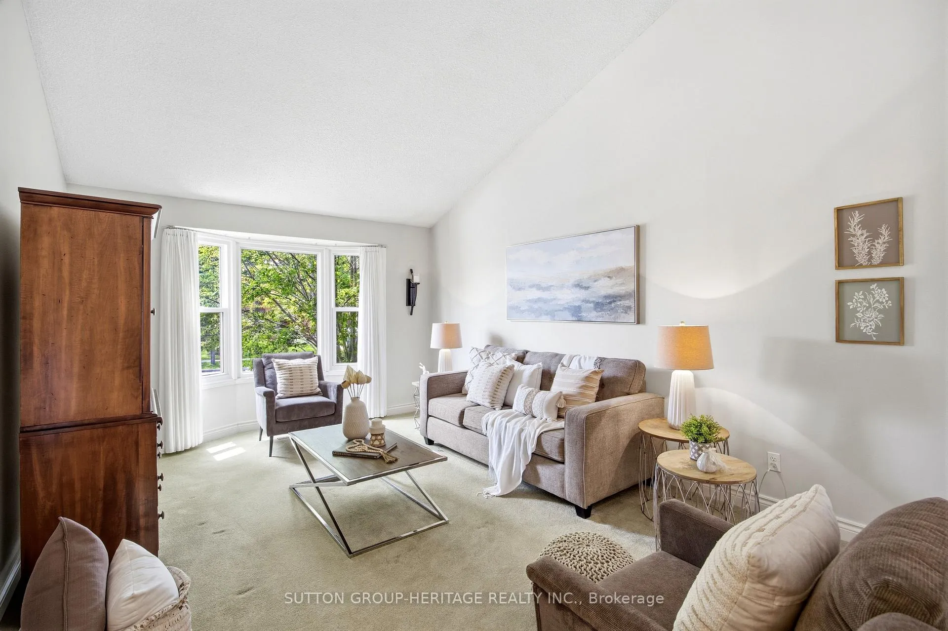 Photo 8 of 532 Beech Street E, Whitby, Pringle Creek — HOMEH