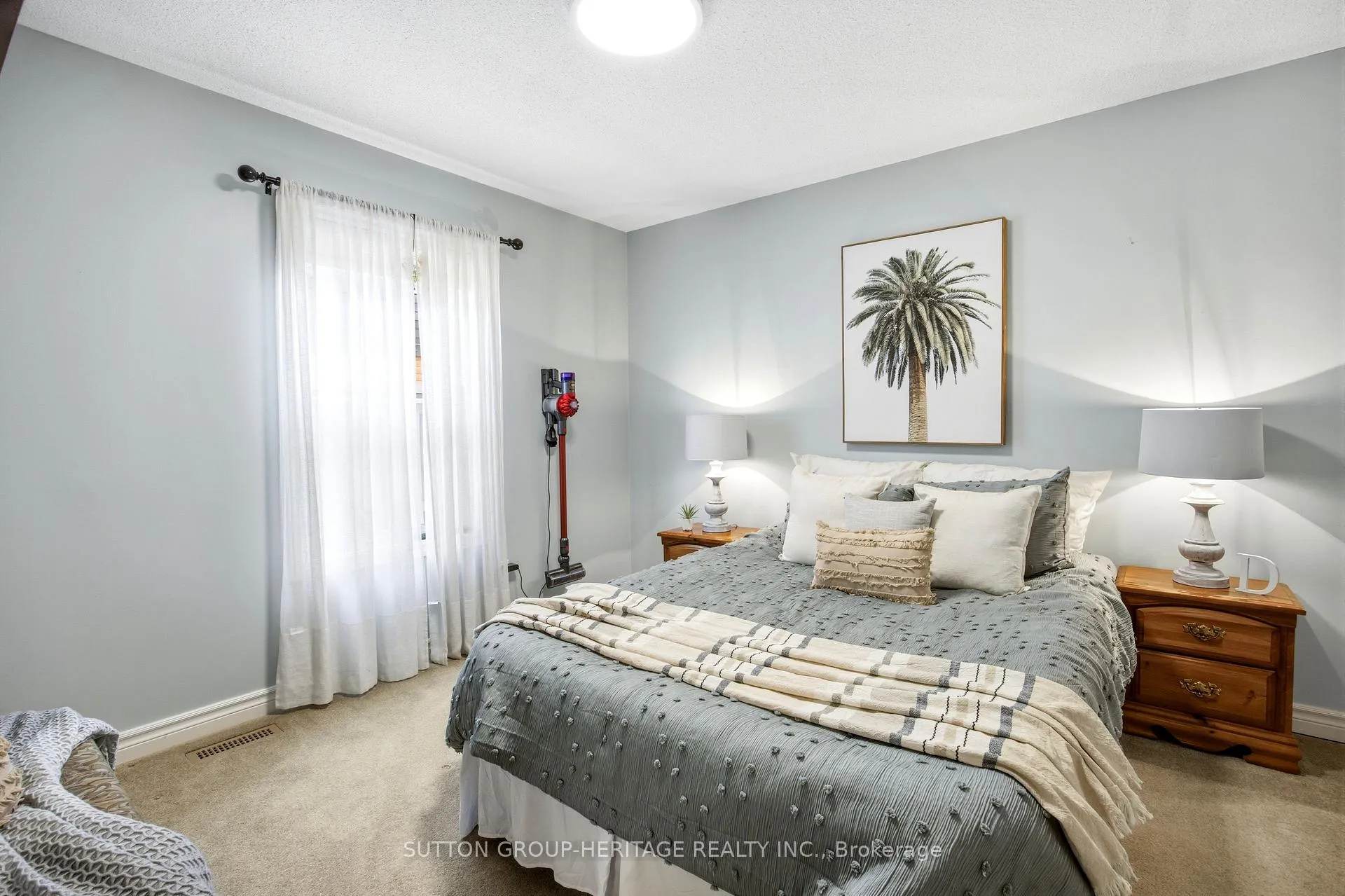 Photo 21 of 532 Beech Street E, Whitby, Pringle Creek — HOMEH