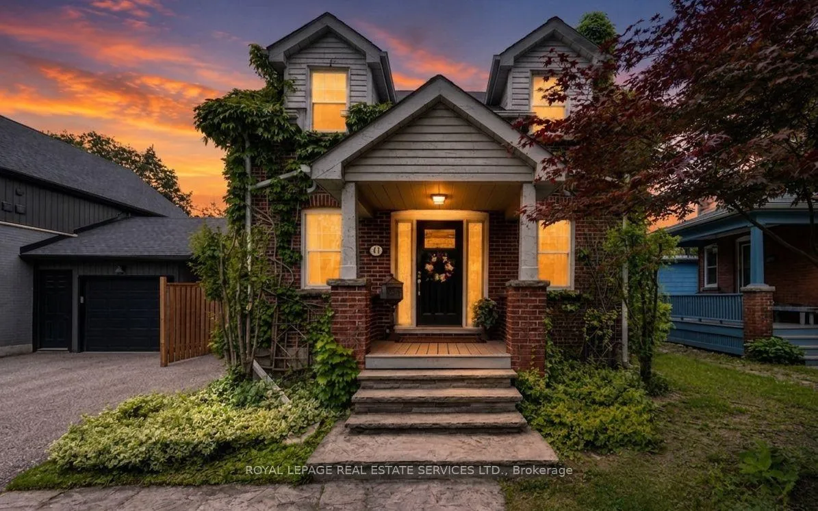 Photo 3 of 41 Wellington Street W, Brampton, Downtown Brampton — HOMEH