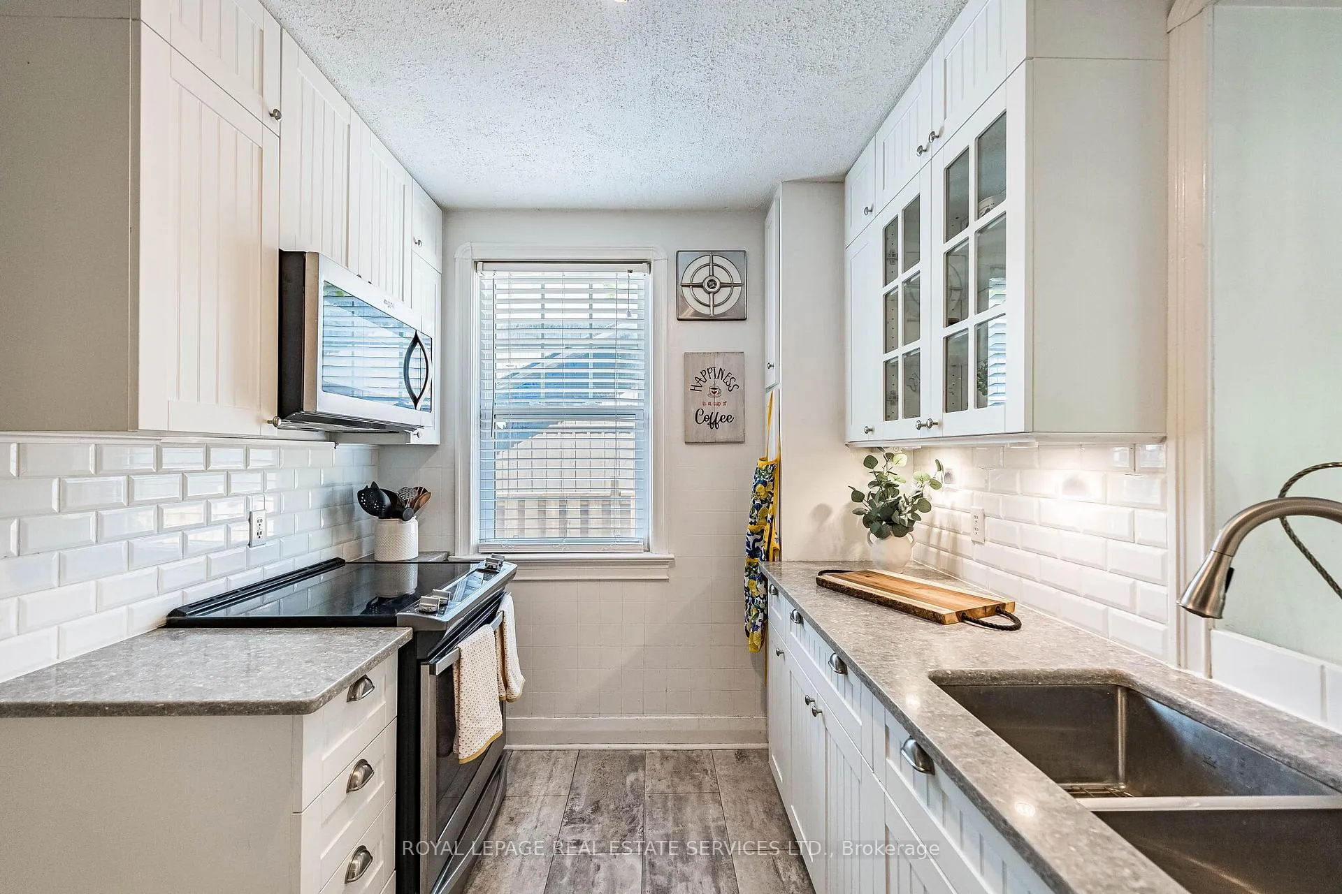 Photo 15 of 41 Wellington Street W, Brampton, Downtown Brampton — HOMEH
