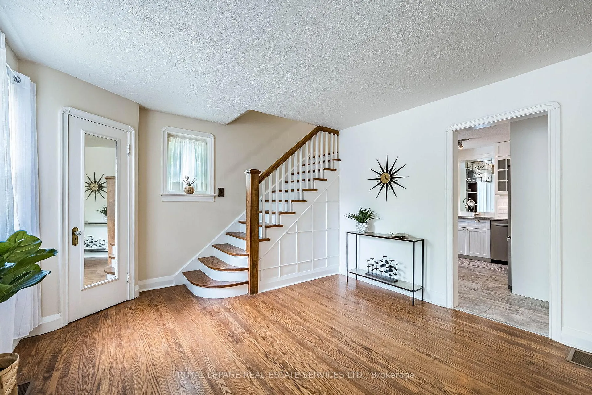 Photo 17 of 41 Wellington Street W, Brampton, Downtown Brampton — HOMEH