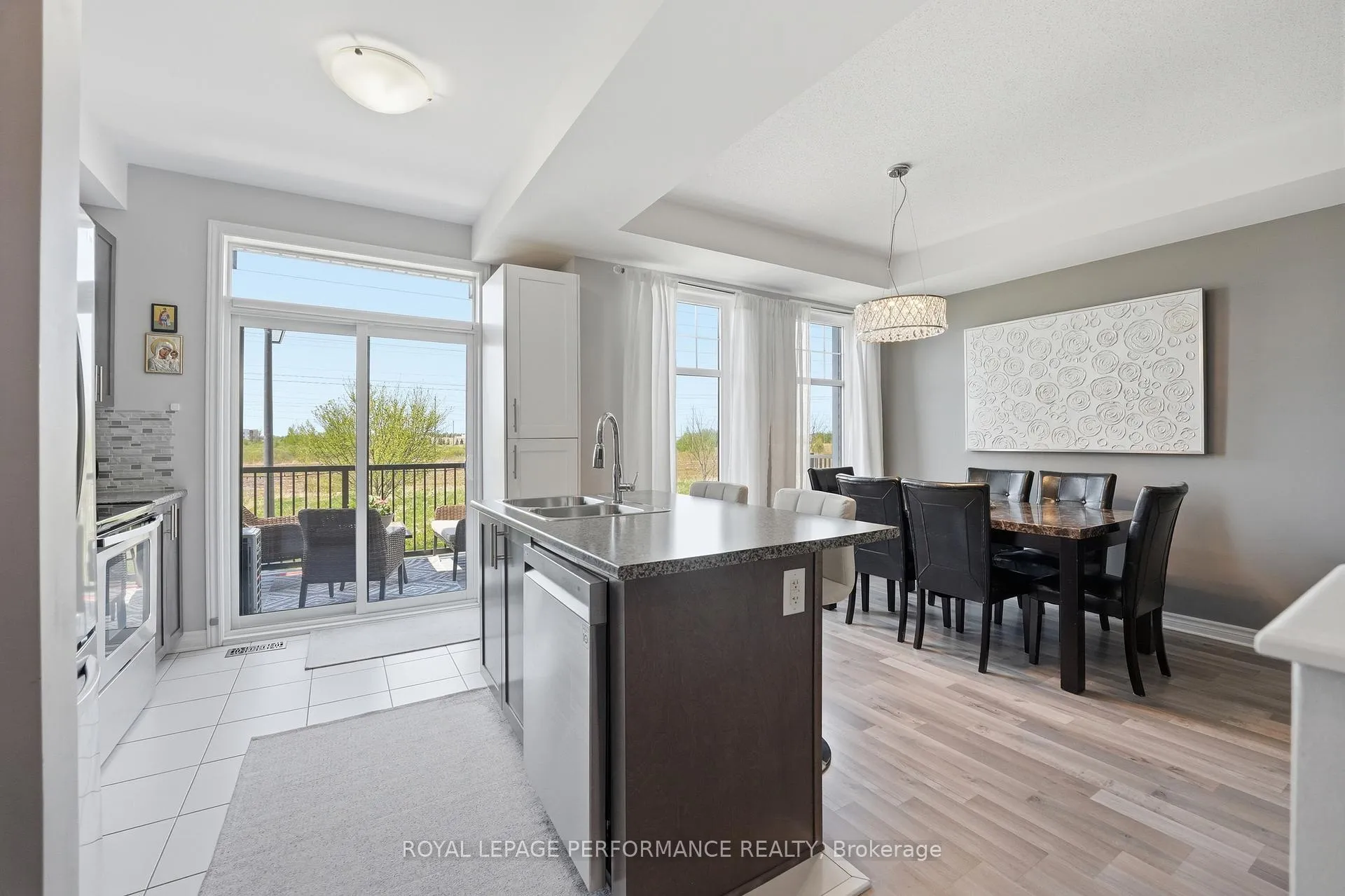 Photo 5 of 663 Trigoria Crescent, Ottawa, Avalon West — HOMEH