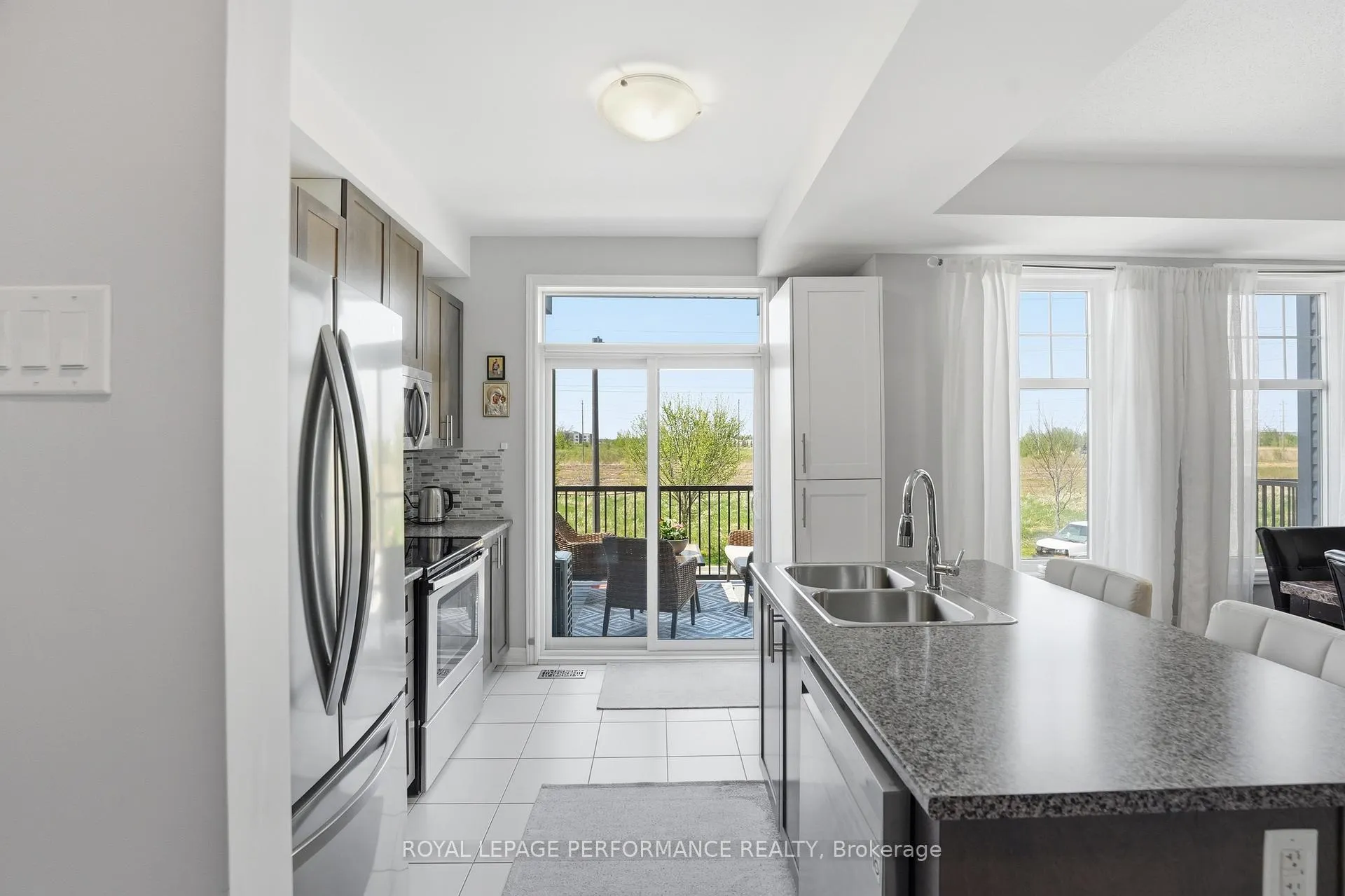 Photo 7 of 663 Trigoria Crescent, Ottawa, Avalon West — HOMEH