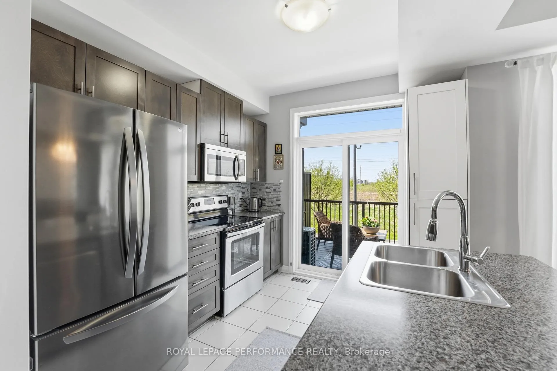Photo 8 of 663 Trigoria Crescent, Ottawa, Avalon West — HOMEH