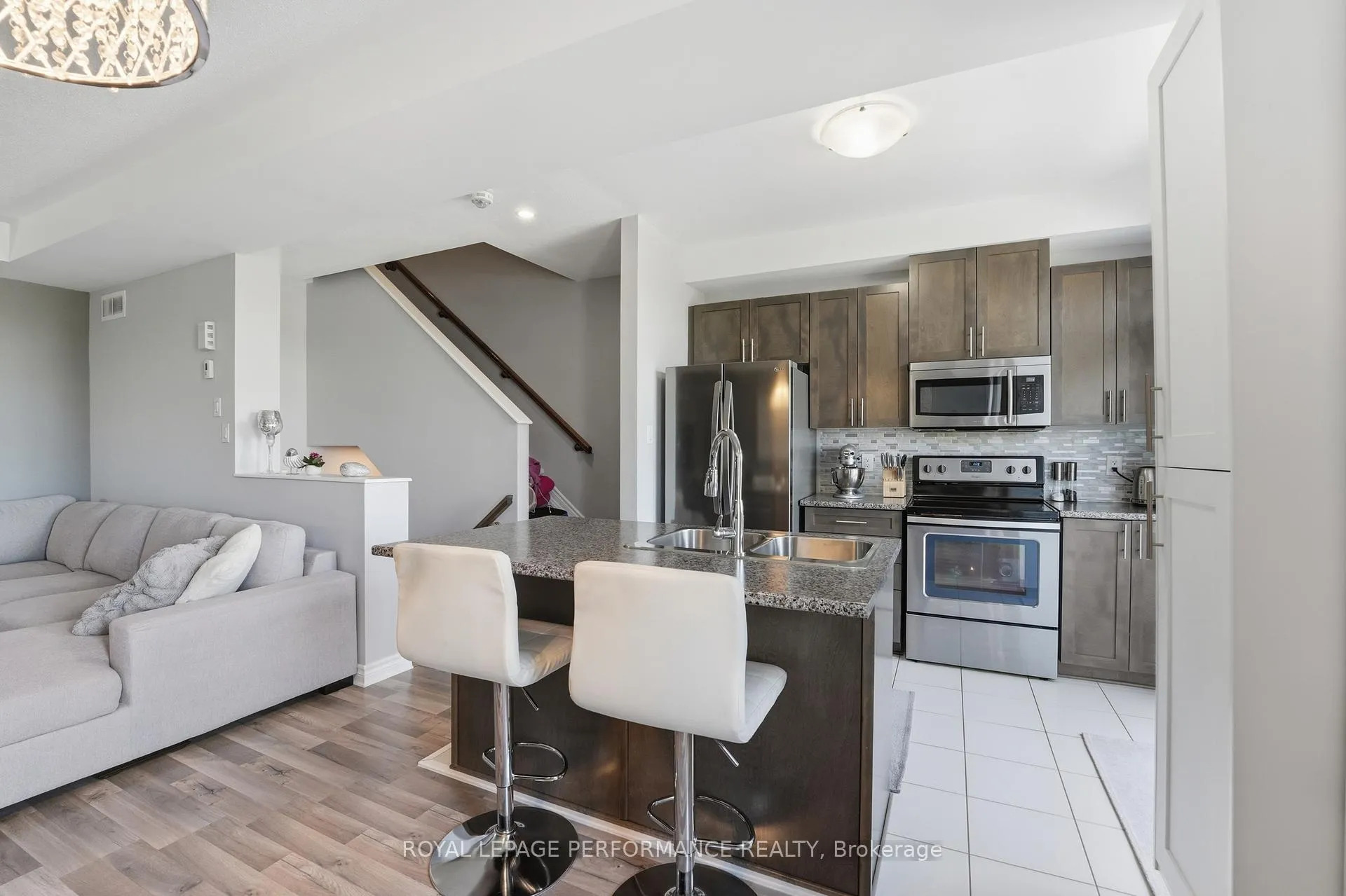 Photo 9 of 663 Trigoria Crescent, Ottawa, Avalon West — HOMEH