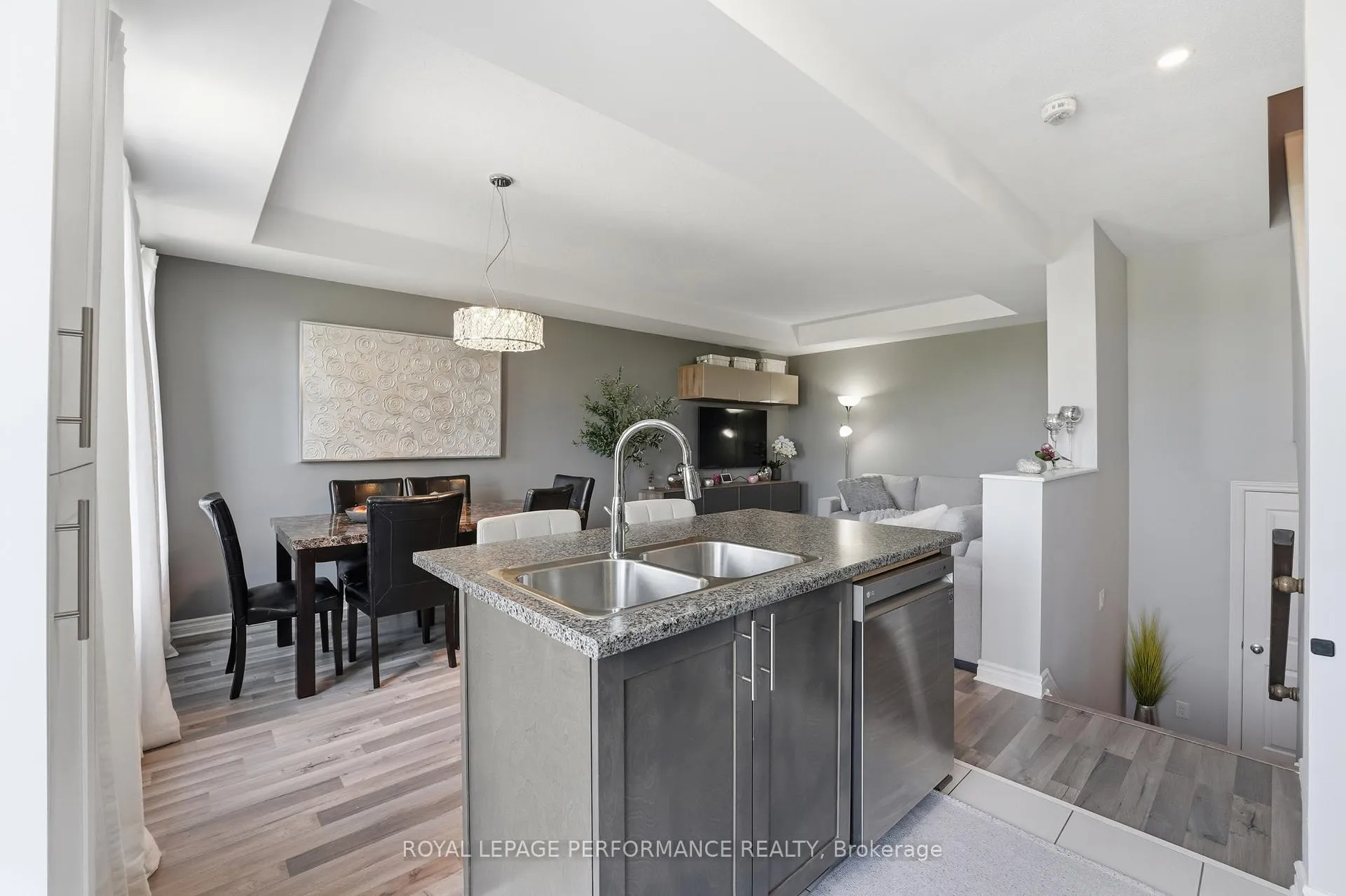 Photo 11 of 663 Trigoria Crescent, Ottawa, Avalon West — HOMEH