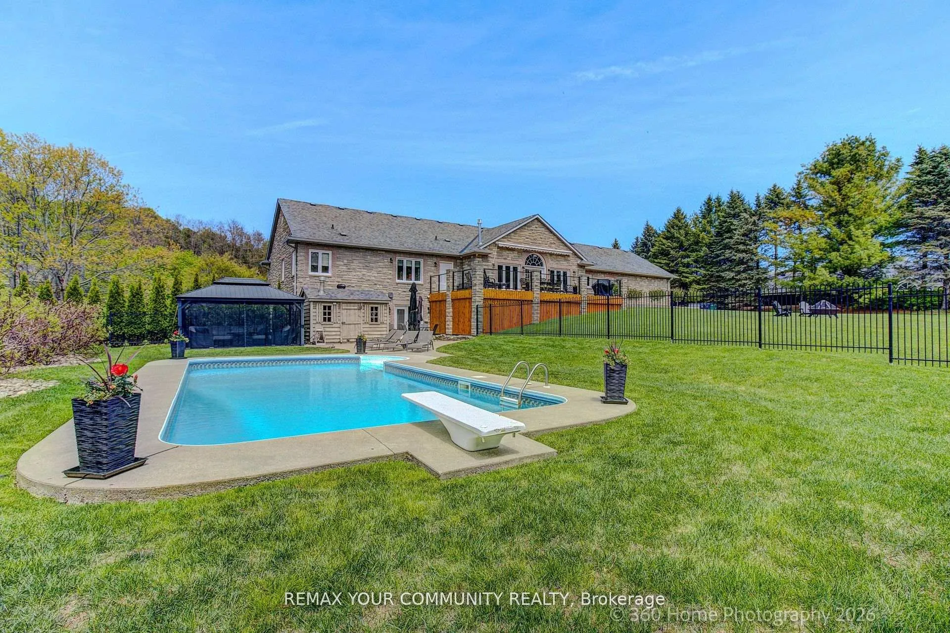 Photo 39 of 8 High Forest Court, Caledon, Palgrave — HOMEH