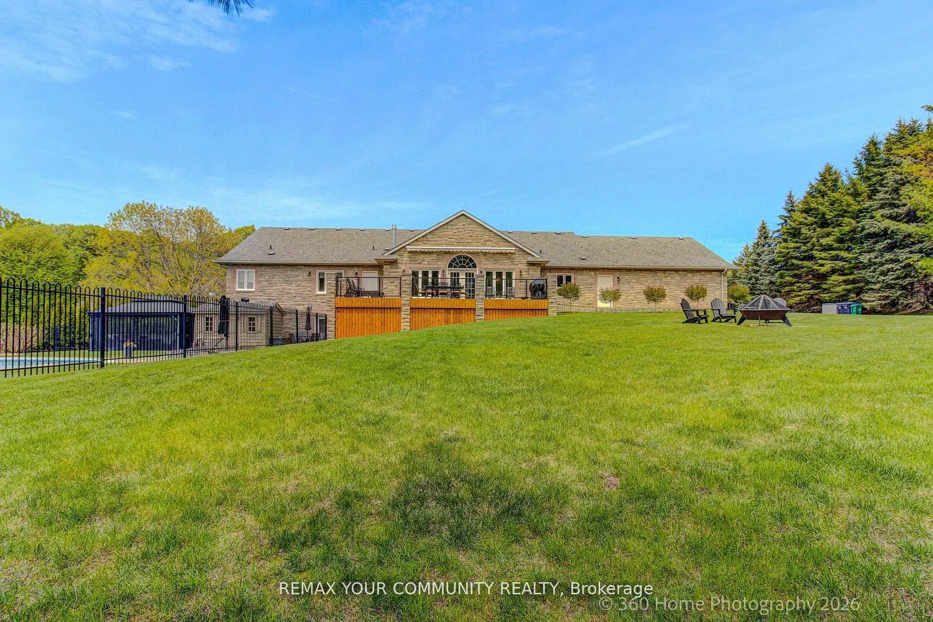 Photo 40 of 8 High Forest Court, Caledon, Palgrave — HOMEH