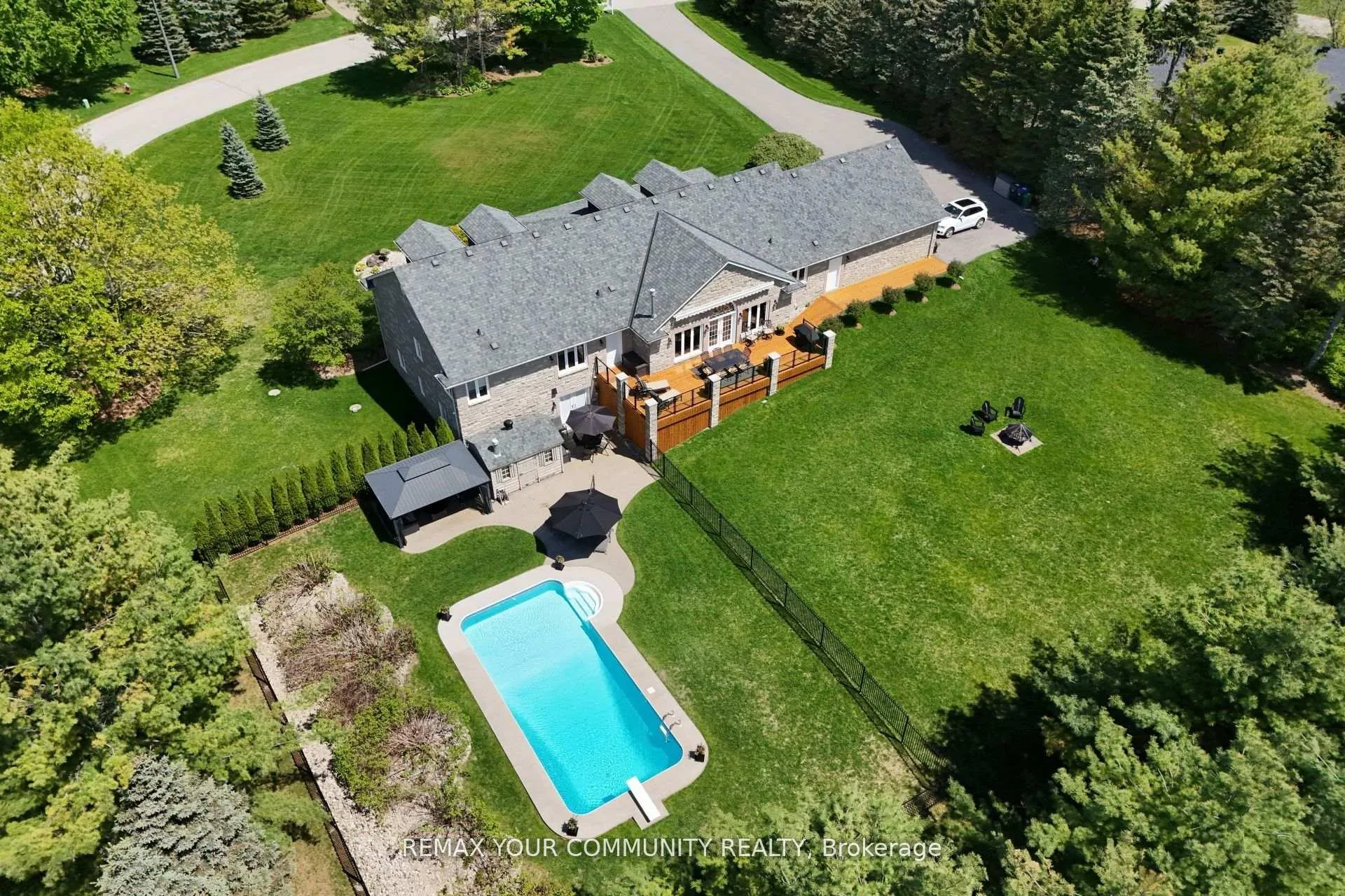 Photo 47 of 8 High Forest Court, Caledon, Palgrave — HOMEH