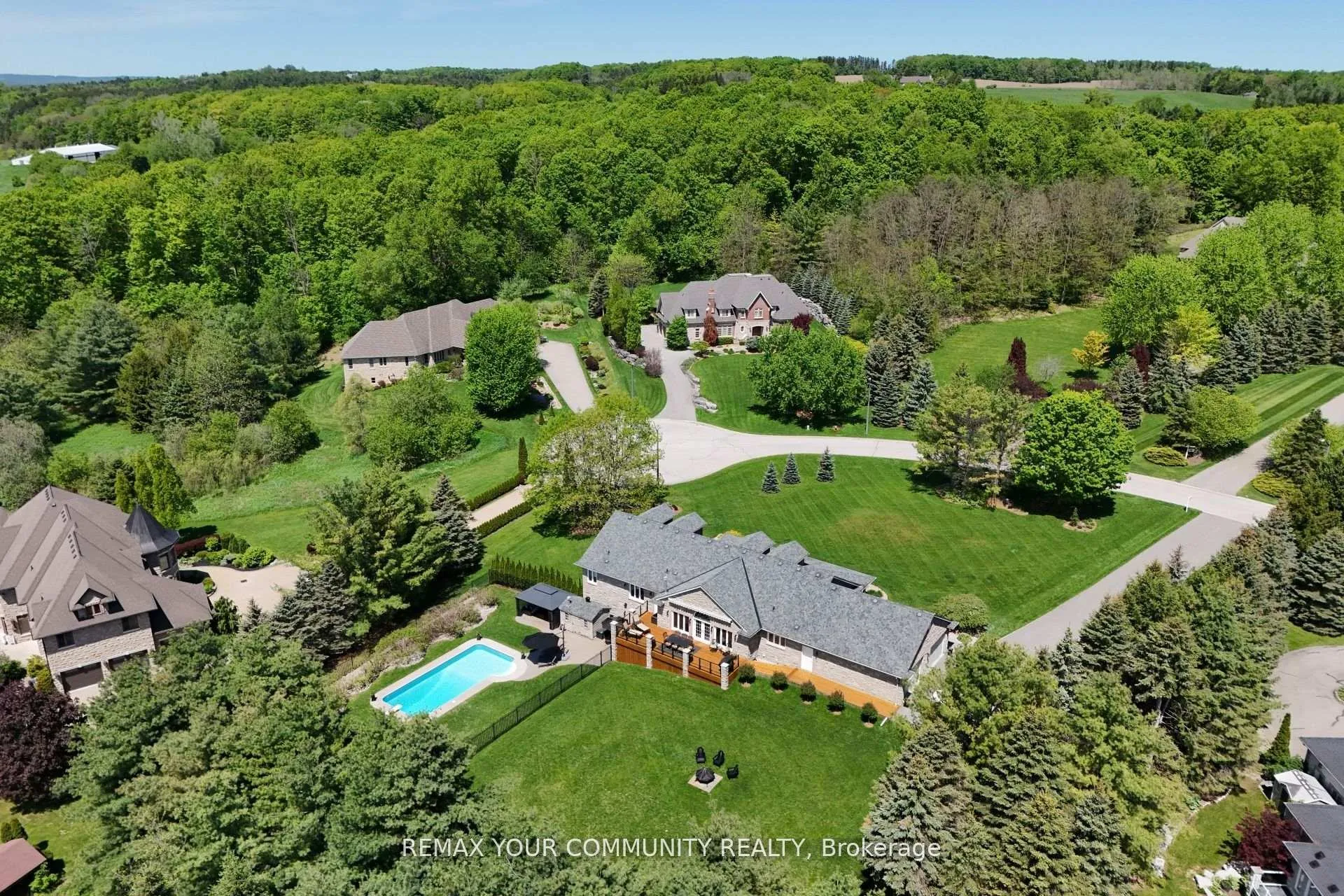 Photo 48 of 8 High Forest Court, Caledon, Palgrave — HOMEH
