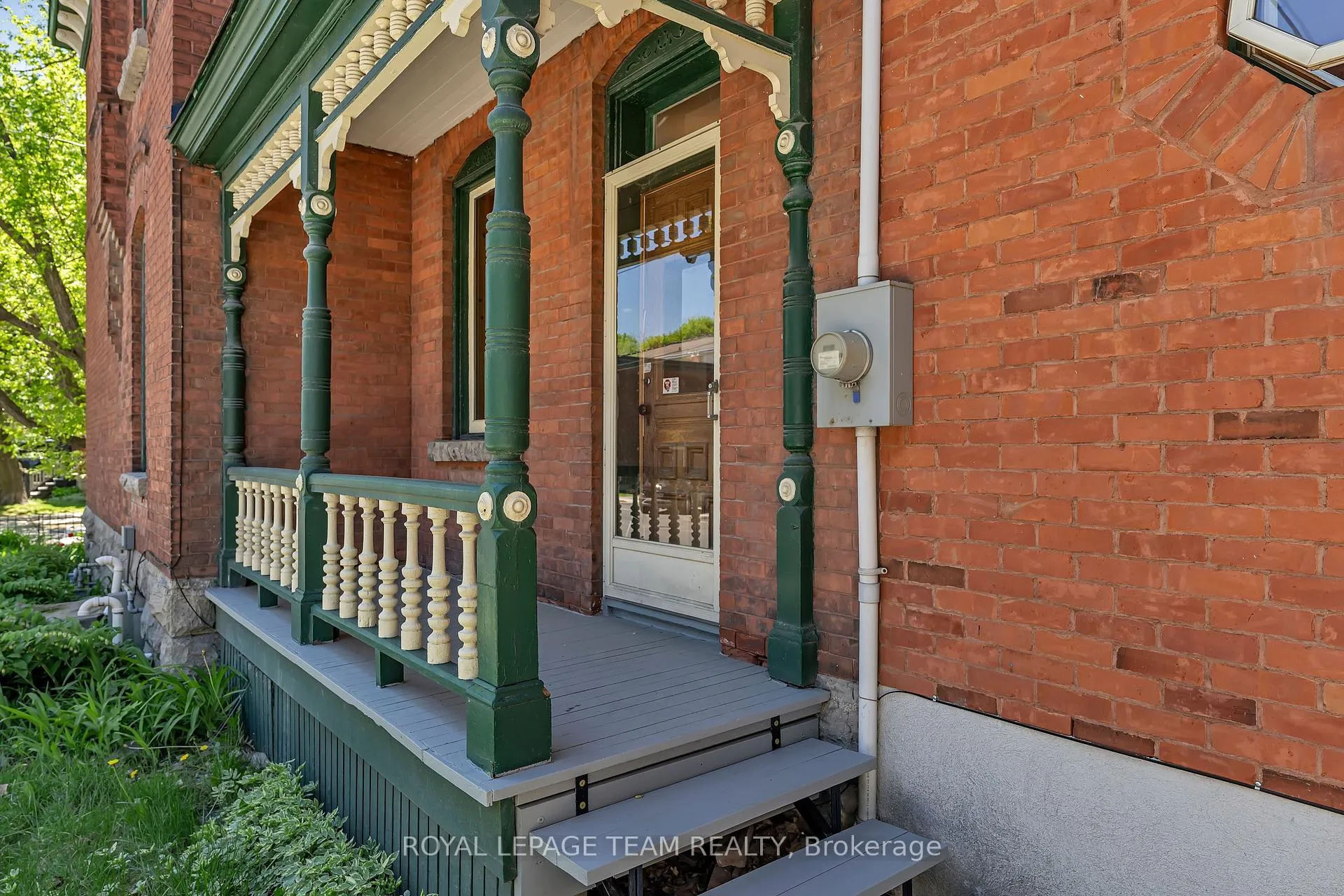 Photo 3 of 537 Gilmour Street, Ottawa, Ottawa Centre — HOMEH