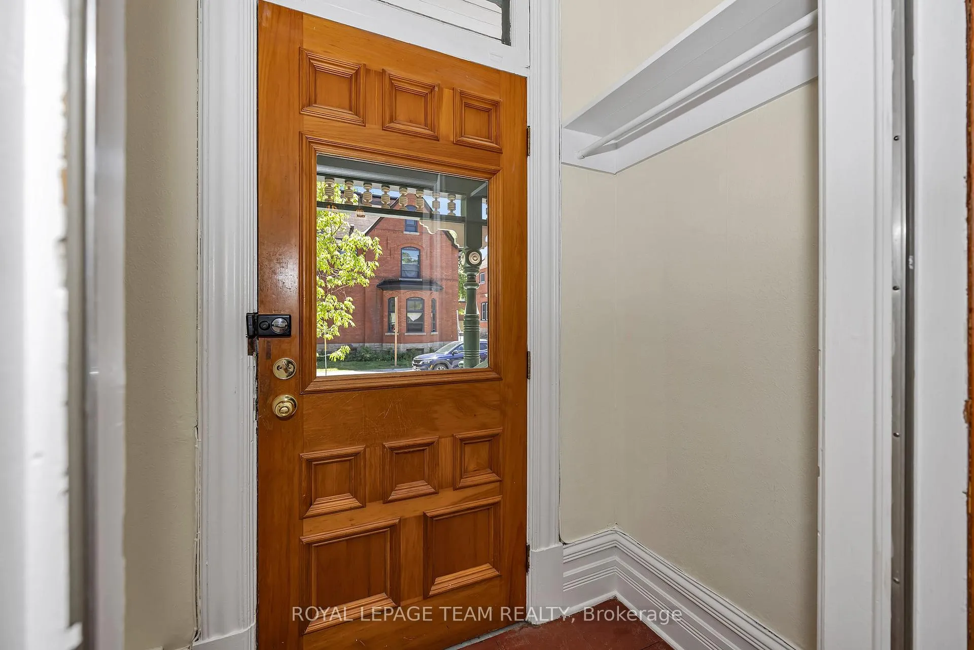 Photo 5 of 537 Gilmour Street, Ottawa, Ottawa Centre — HOMEH