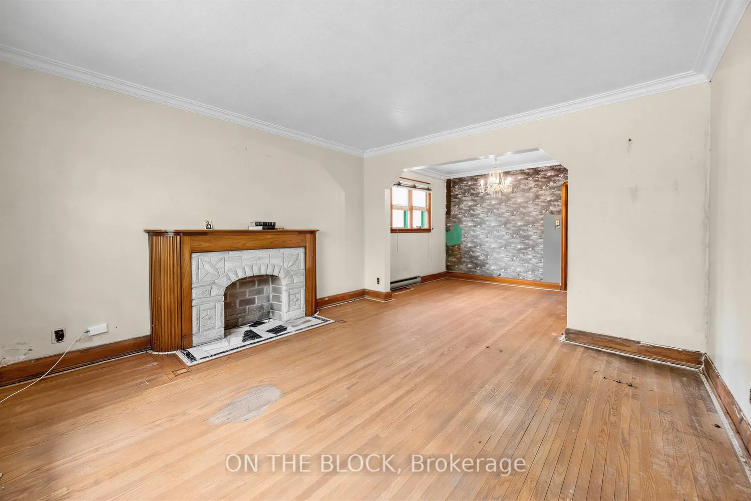 Photo 4 of 729 Pharmacy Avenue, Scarborough, Clairlea-Birchmount — HOMEH