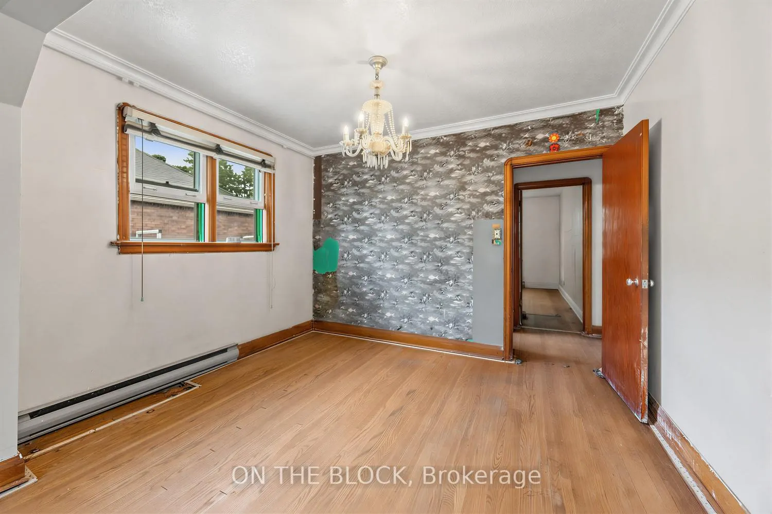 Photo 5 of 729 Pharmacy Avenue, Scarborough, Clairlea-Birchmount — HOMEH