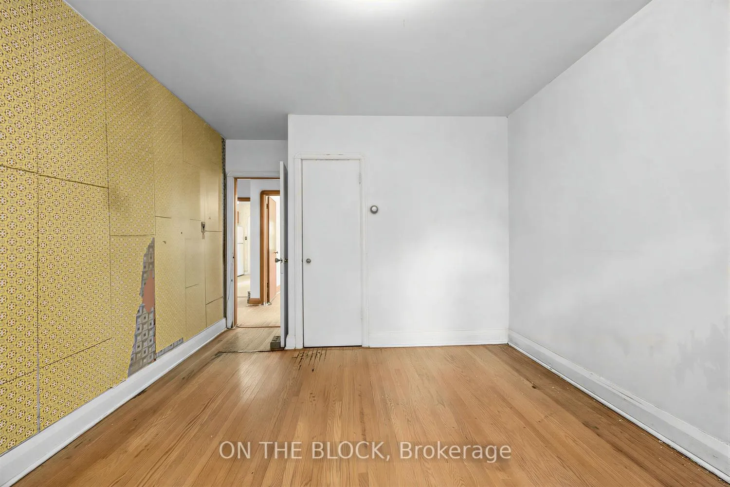 Photo 9 of 729 Pharmacy Avenue, Scarborough, Clairlea-Birchmount — HOMEH