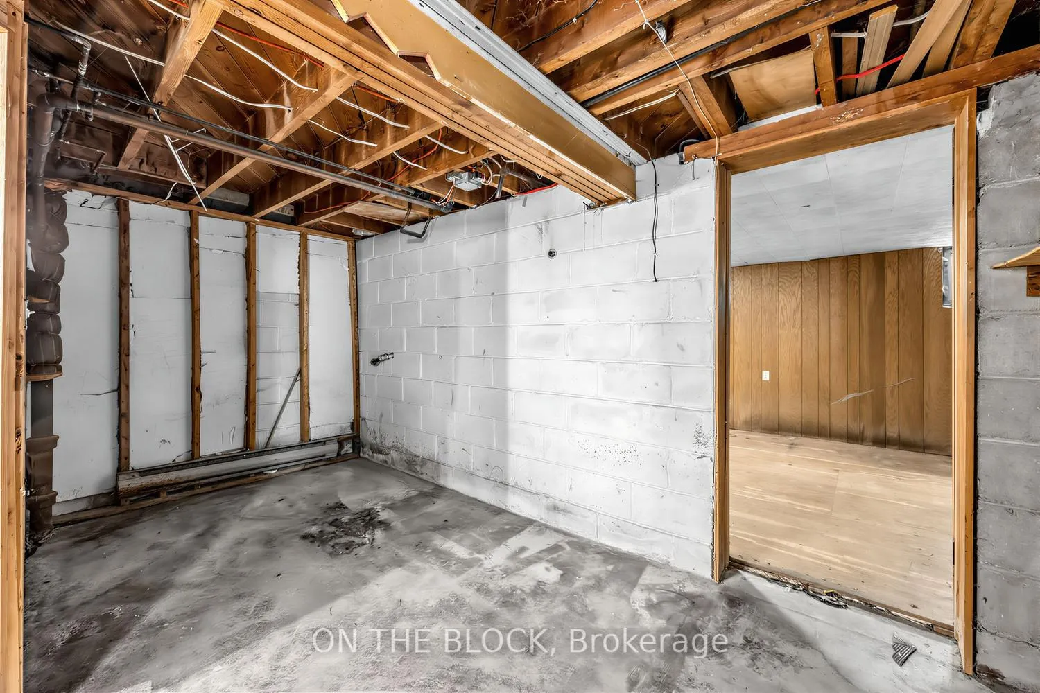Photo 16 of 729 Pharmacy Avenue, Scarborough, Clairlea-Birchmount — HOMEH