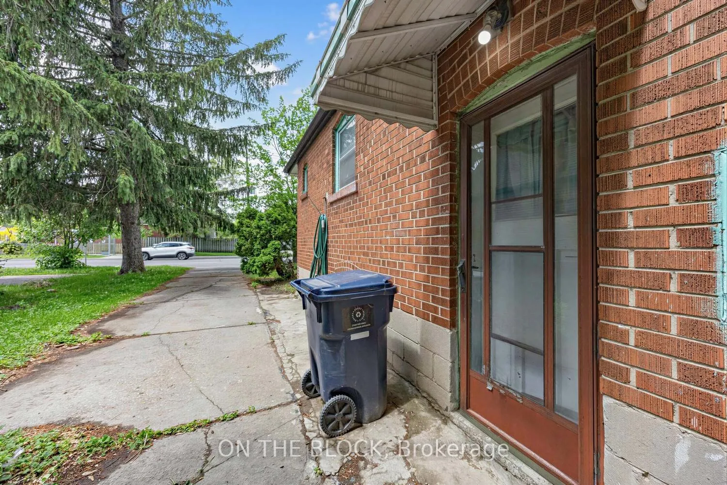 Photo 21 of 729 Pharmacy Avenue, Scarborough, Clairlea-Birchmount — HOMEH