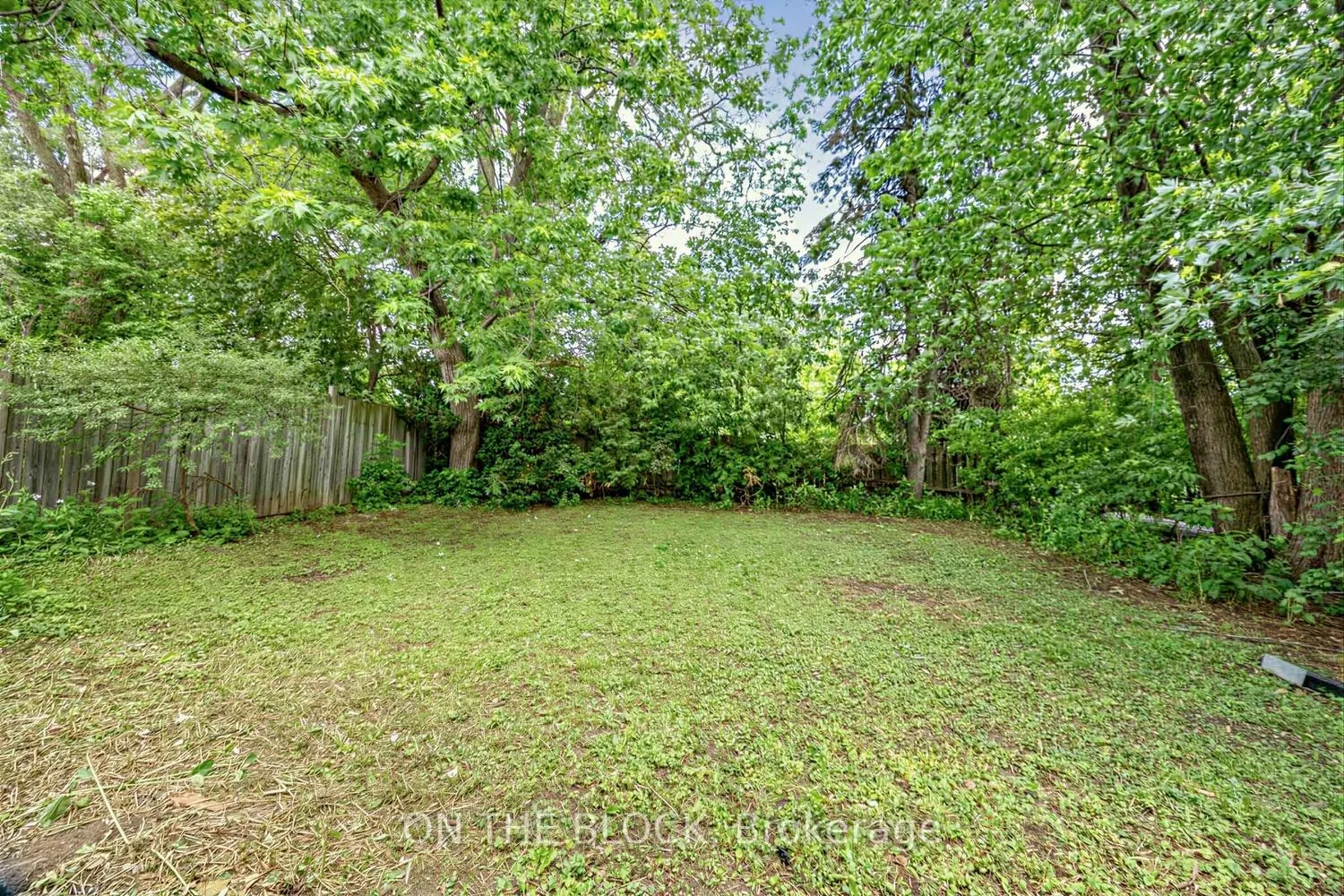 Photo 23 of 729 Pharmacy Avenue, Scarborough, Clairlea-Birchmount — HOMEH