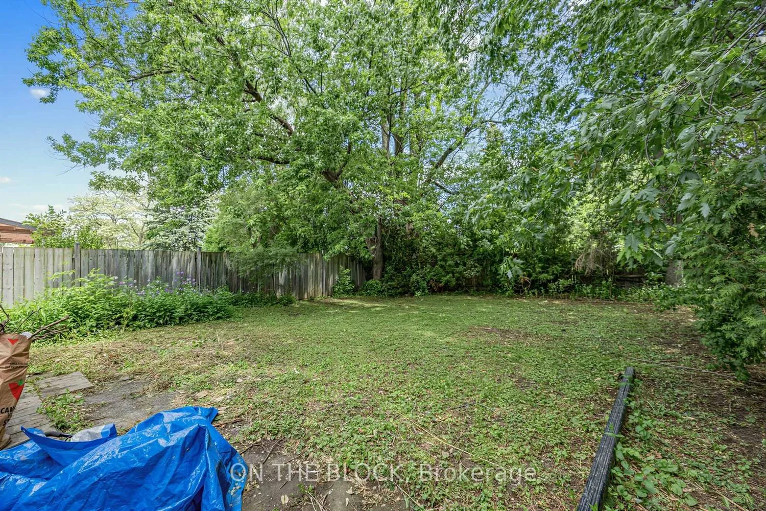 Photo 25 of 729 Pharmacy Avenue, Scarborough, Clairlea-Birchmount — HOMEH