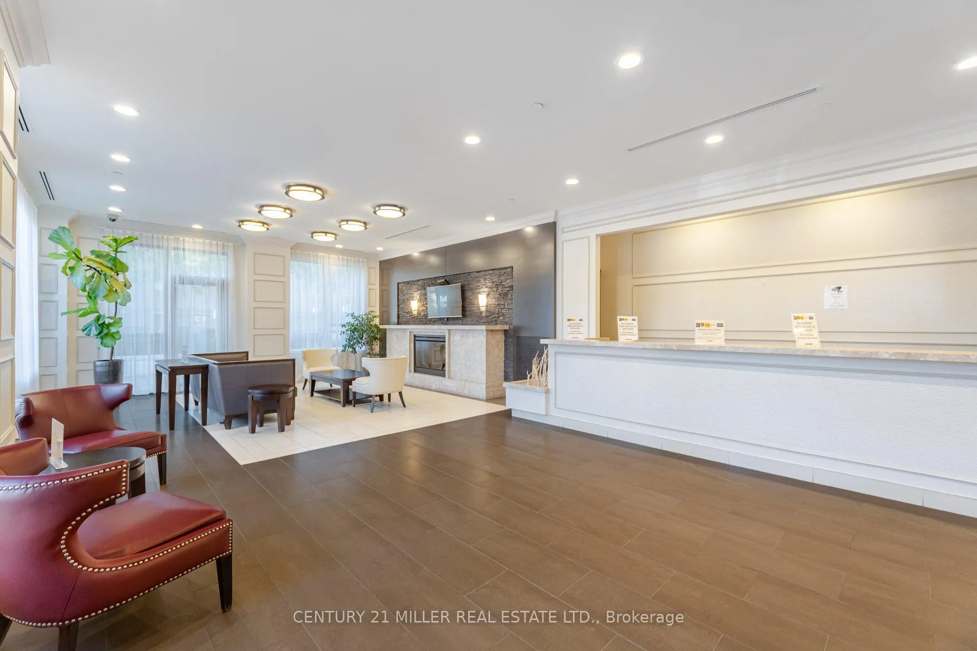 Photo 4 of Unit Ph08, 35 Saranac Boulevard, Toronto, Englemount-Lawrence — HOMEH