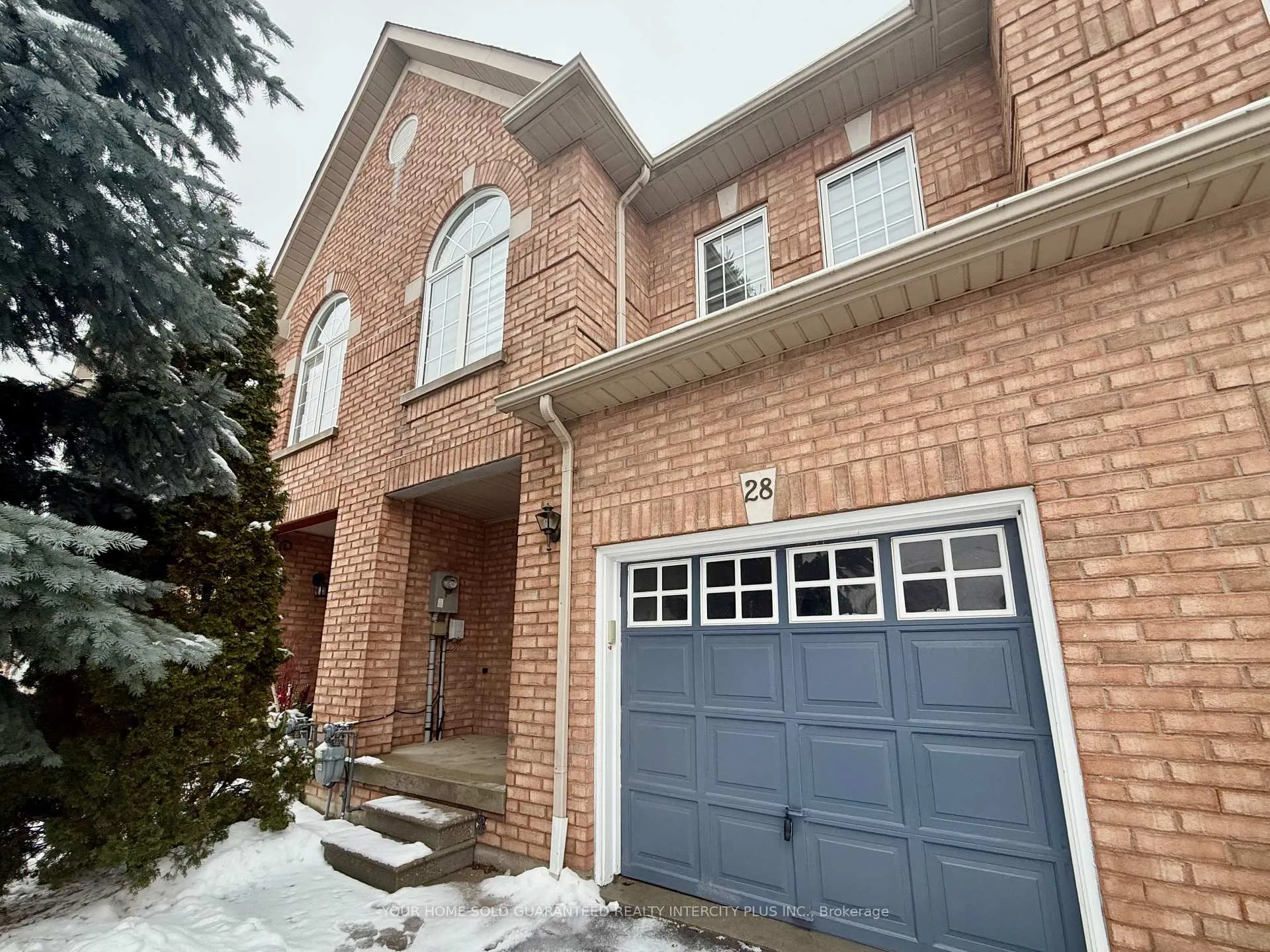 Photo 2 of 28 Delfire Street, Vaughan, Maple — HOMEH
