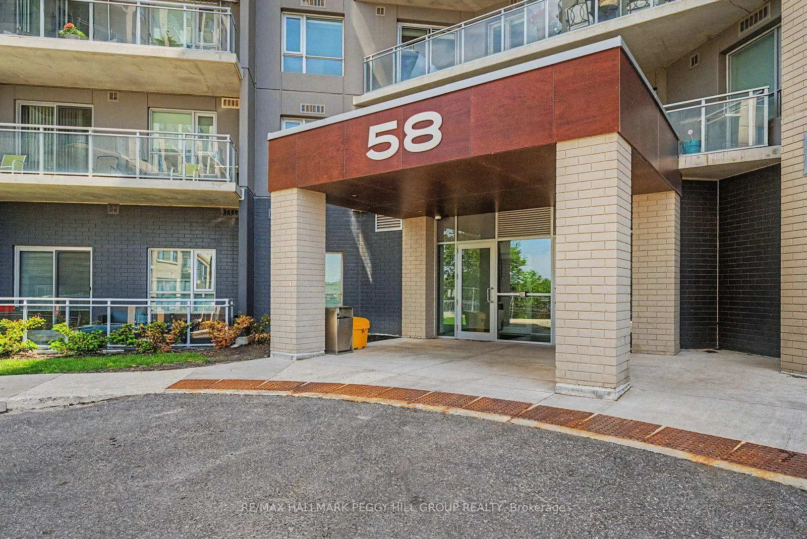 Photo 2 of Unit 603, 58 Lakeside Terrace, Barrie, Little Lake — HOMEH