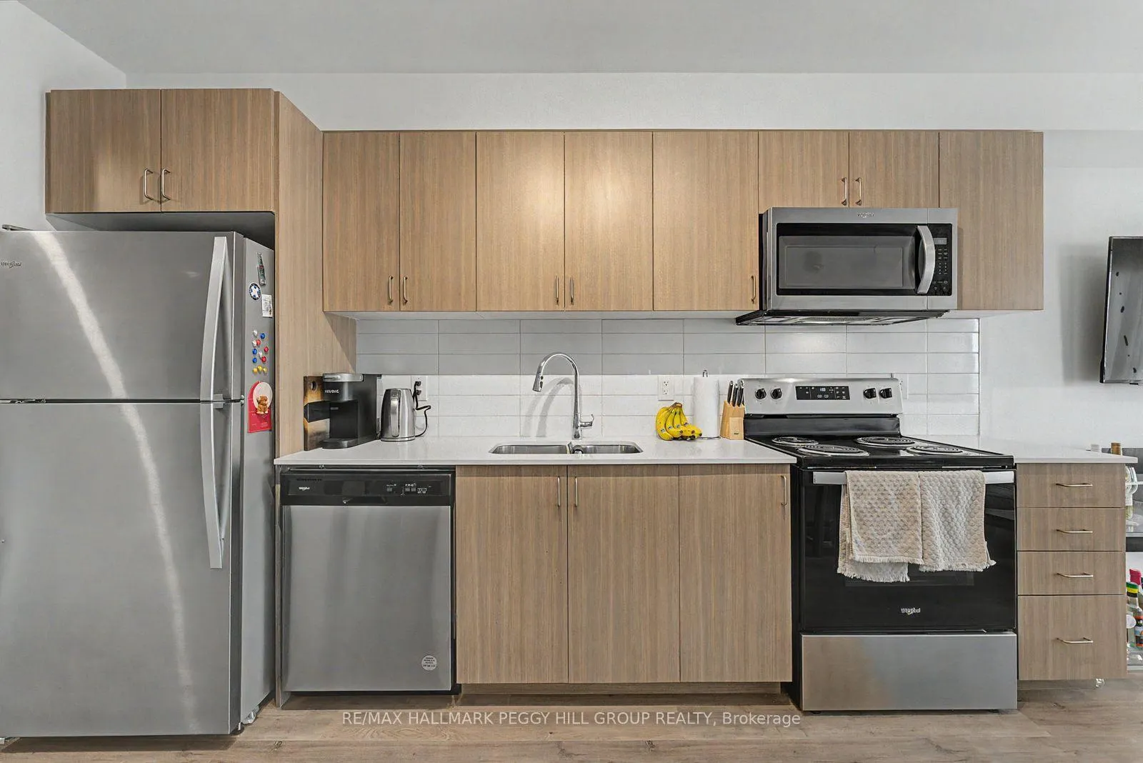 Photo 6 of Unit 603, 58 Lakeside Terrace, Barrie, Little Lake — HOMEH