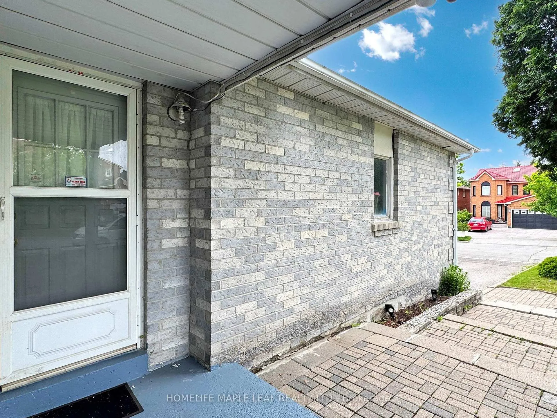 Photo 4 of 39 Lamay Crescent, Scarborough, Rouge — HOMEH