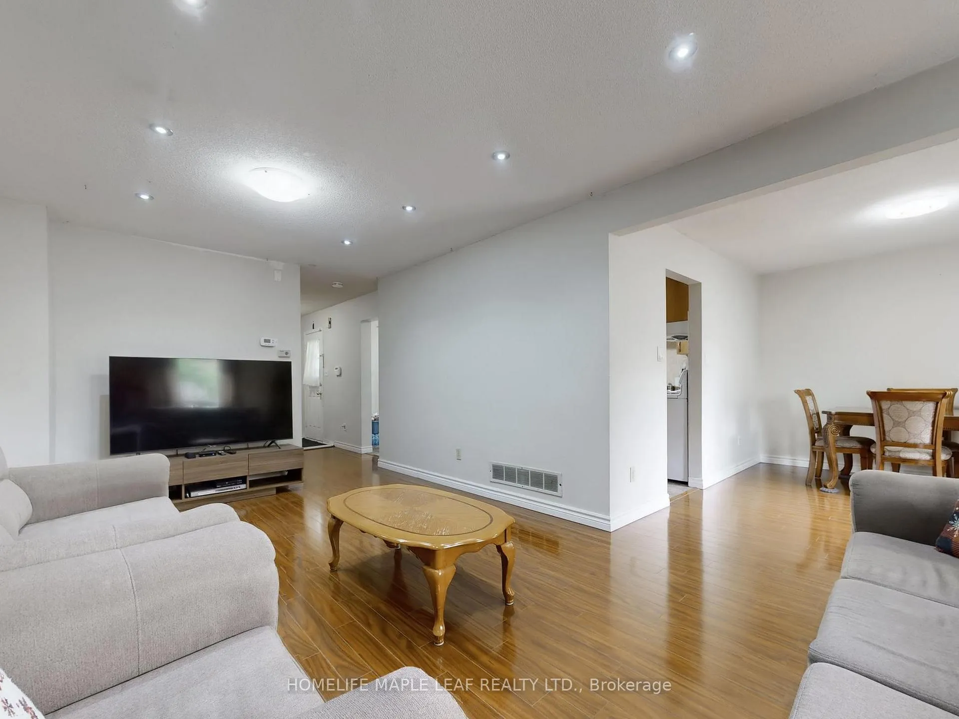 Photo 7 of 39 Lamay Crescent, Scarborough, Rouge — HOMEH