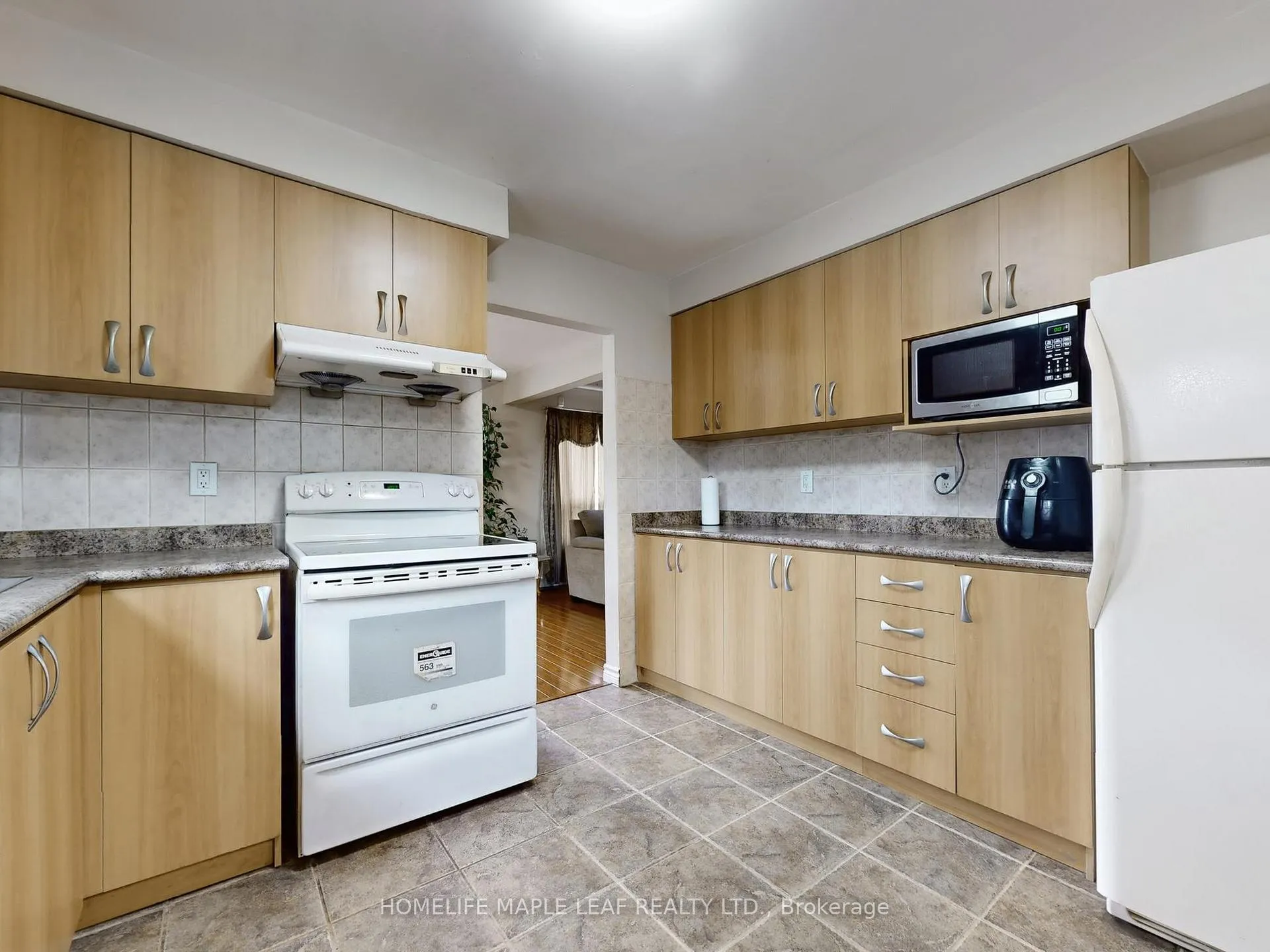 Photo 14 of 39 Lamay Crescent, Scarborough, Rouge — HOMEH