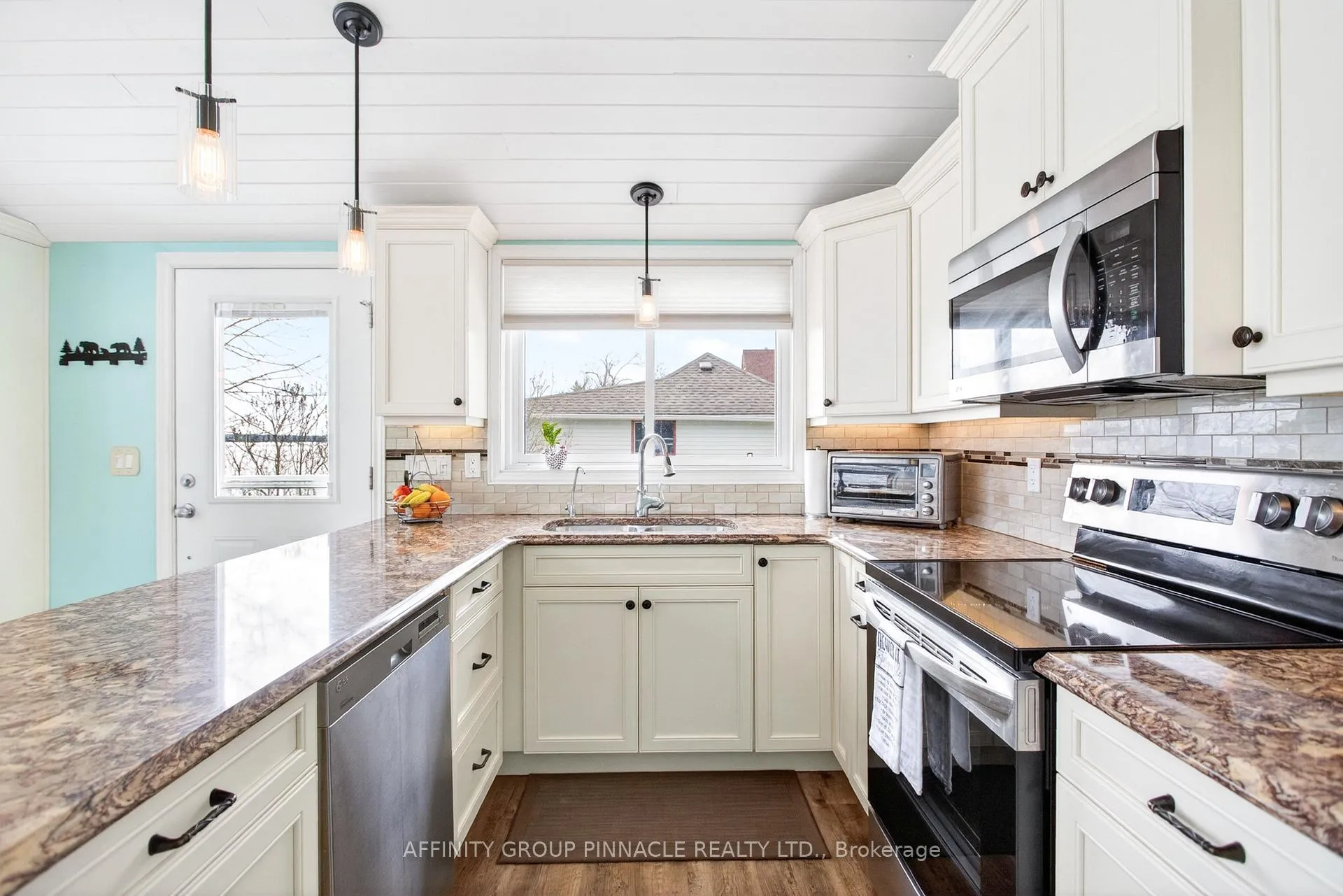 Photo 18 of 73 Admiral Drive, Kawartha Lakes, Fenelon — HOMEH
