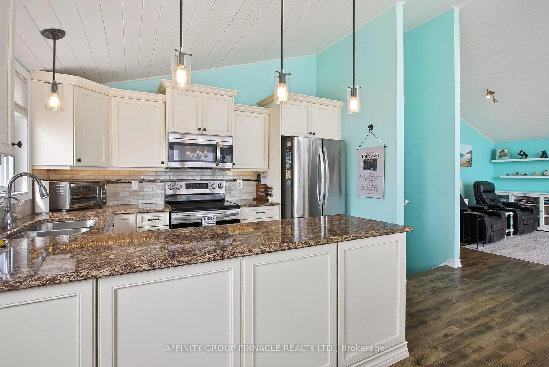 Photo 20 of 73 Admiral Drive, Kawartha Lakes, Fenelon — HOMEH