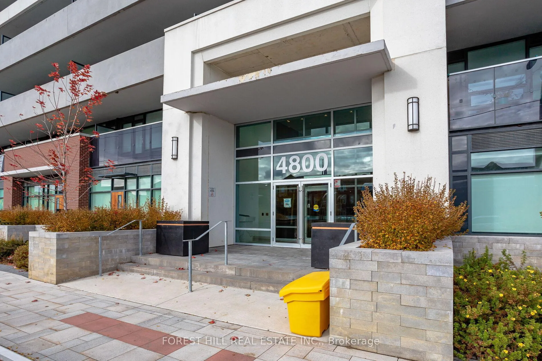 Photo 6 of Unit 701, 4800 Highway 7 Road, Vaughan, East Woodbridge — HOMEH