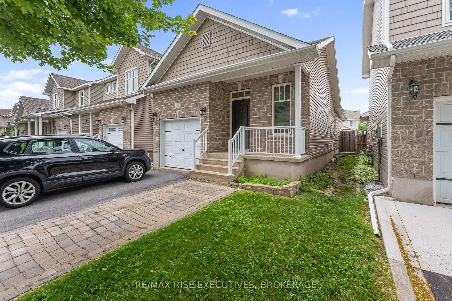 Photo 3 of 639 Walters Street, Kingston, Kingston East (Incl Barret Crt) — HOMEH