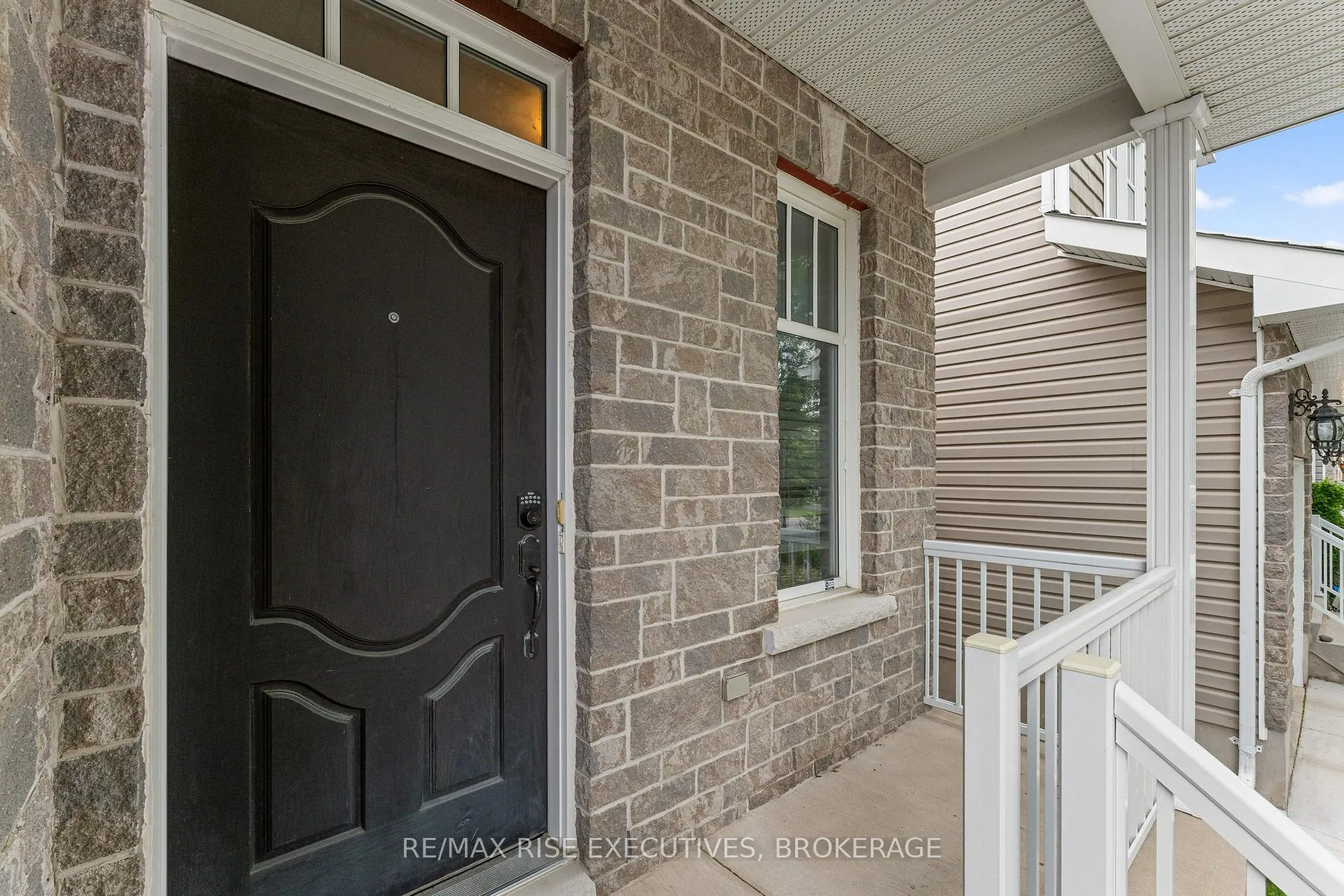 Photo 5 of 639 Walters Street, Kingston, Kingston East (Incl Barret Crt) — HOMEH