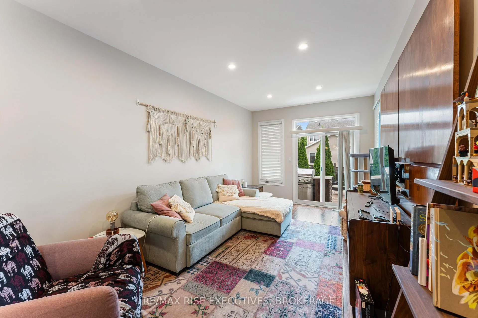 Photo 12 of 639 Walters Street, Kingston, Kingston East (Incl Barret Crt) — HOMEH