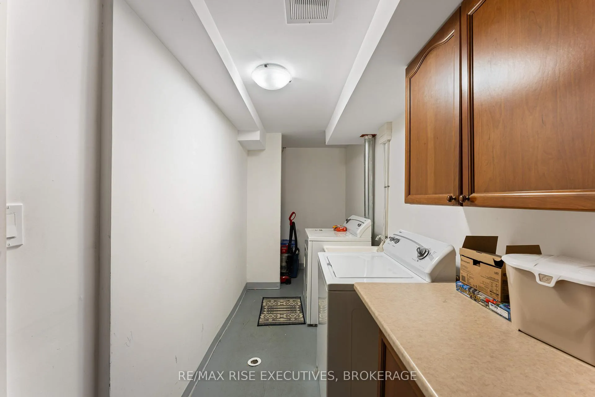 Photo 36 of 639 Walters Street, Kingston, Kingston East (Incl Barret Crt) — HOMEH